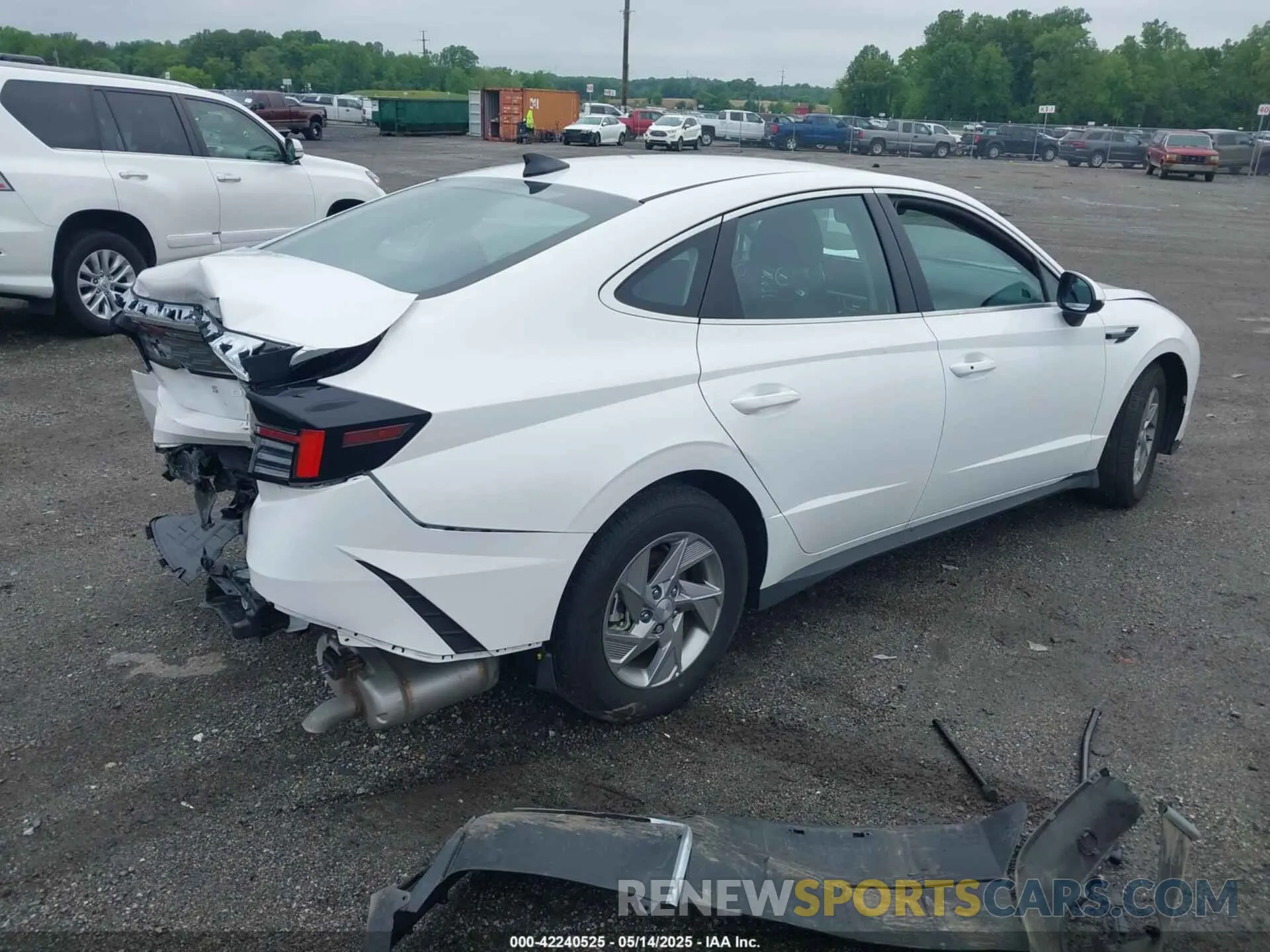 4 Photograph of a damaged car KMHL24JA8SA443091 HYUNDAI SONATA 2025