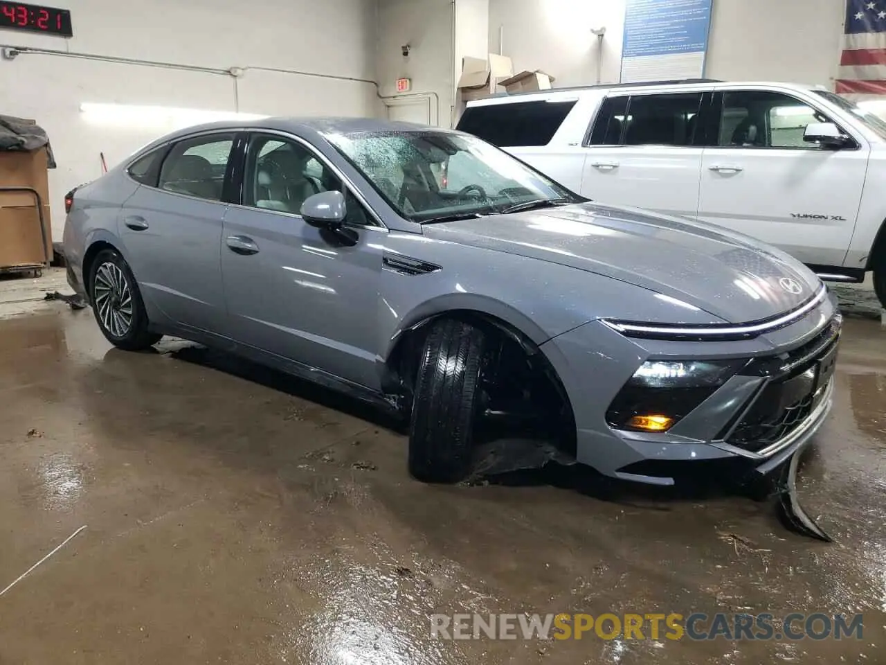 4 Photograph of a damaged car KMHL34JJ4SA104406 HYUNDAI SONATA 2025