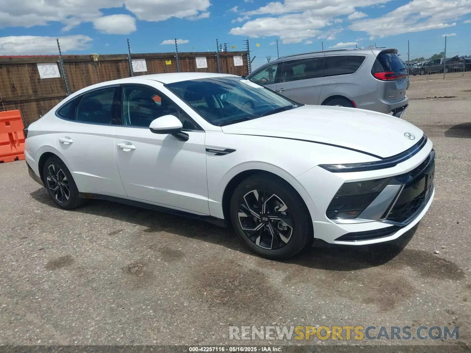 13 Photograph of a damaged car KMHL64JA0SA437502 HYUNDAI SONATA 2025