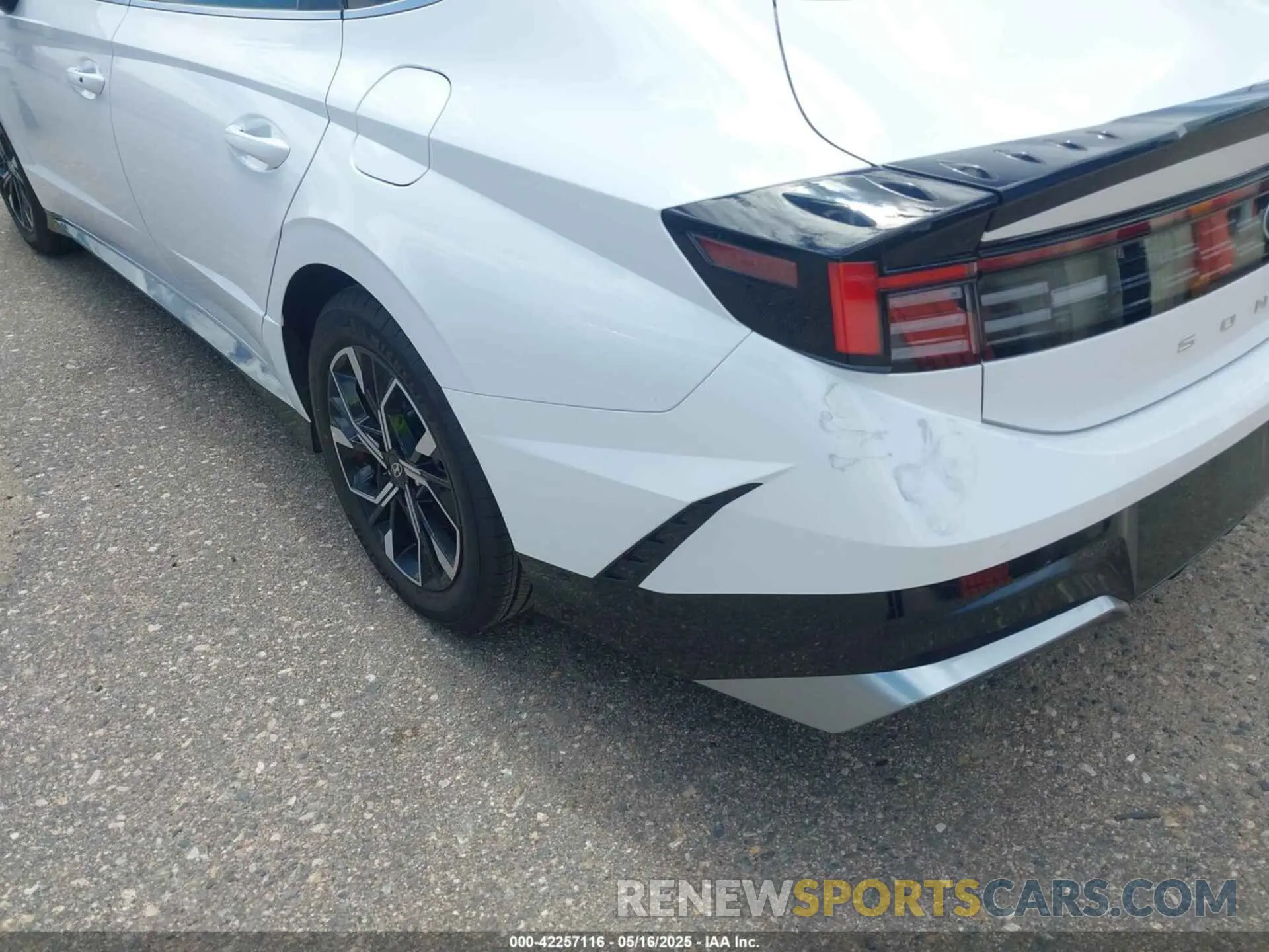 6 Photograph of a damaged car KMHL64JA0SA437502 HYUNDAI SONATA 2025