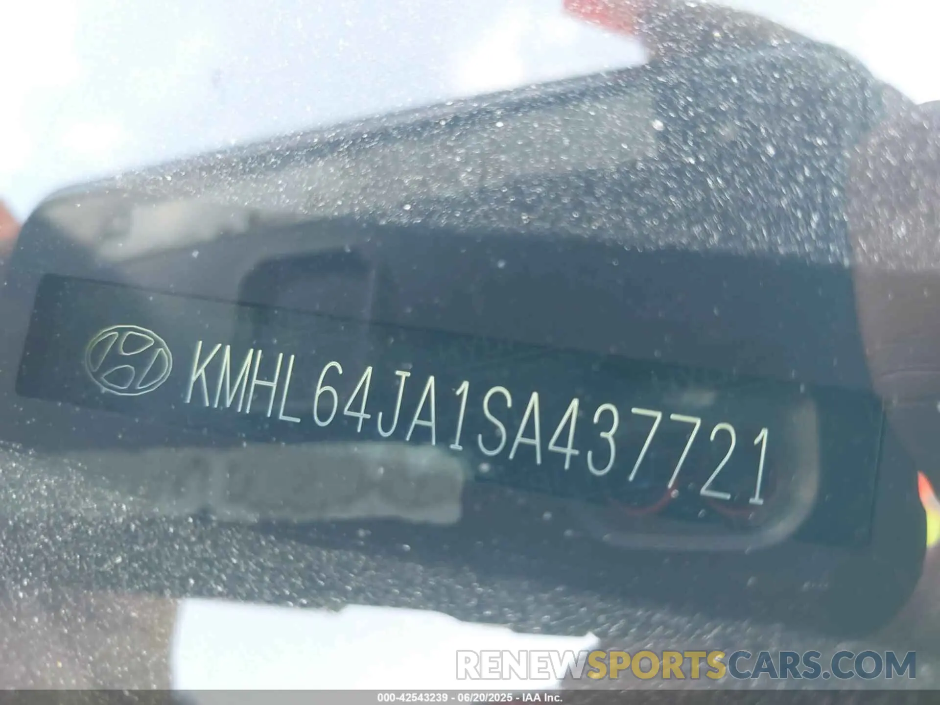 9 Photograph of a damaged car KMHL64JA1SA437721 HYUNDAI SONATA 2025