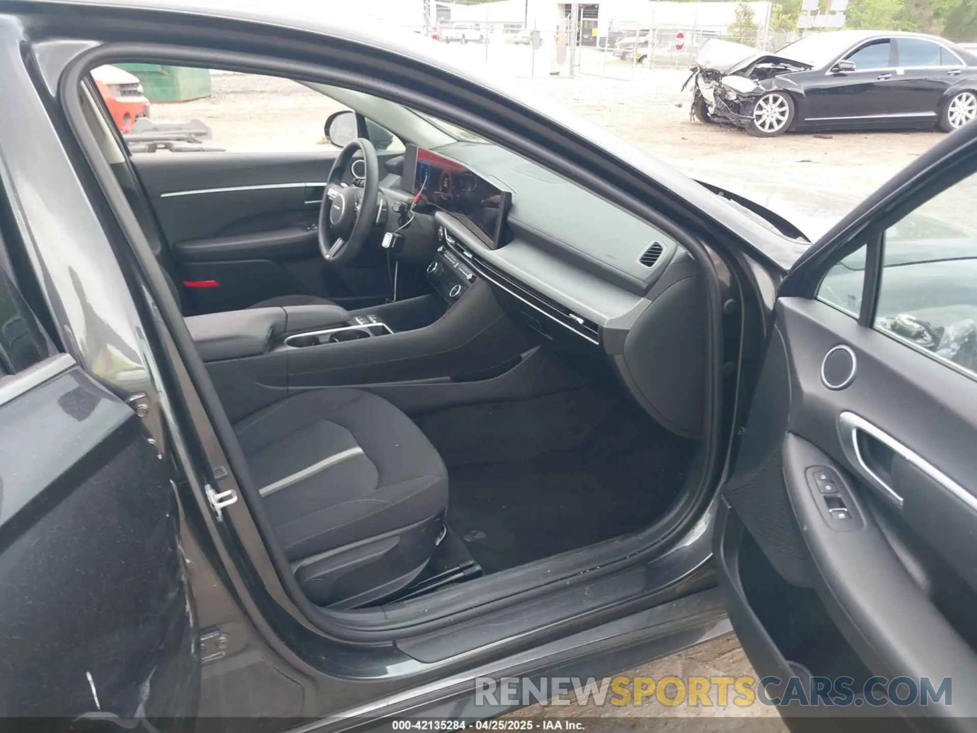 5 Photograph of a damaged car KMHL64JA1SA439825 HYUNDAI SONATA 2025