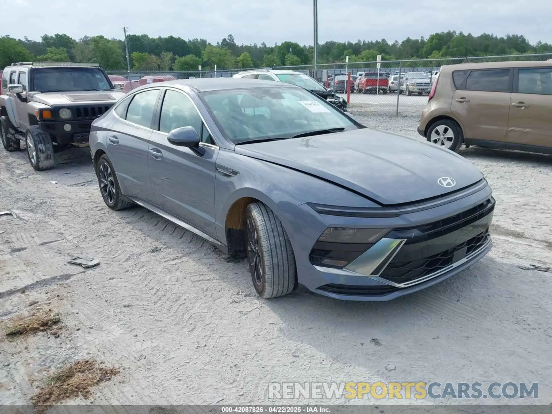 1 Photograph of a damaged car KMHL64JA1SA443289 HYUNDAI SONATA 2025