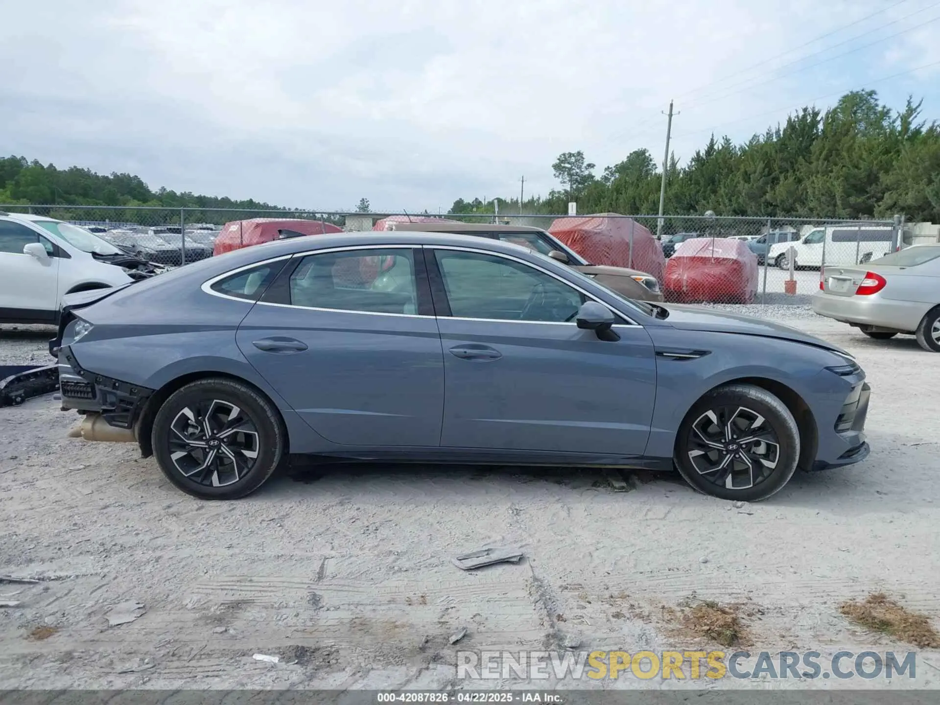 14 Photograph of a damaged car KMHL64JA1SA443289 HYUNDAI SONATA 2025