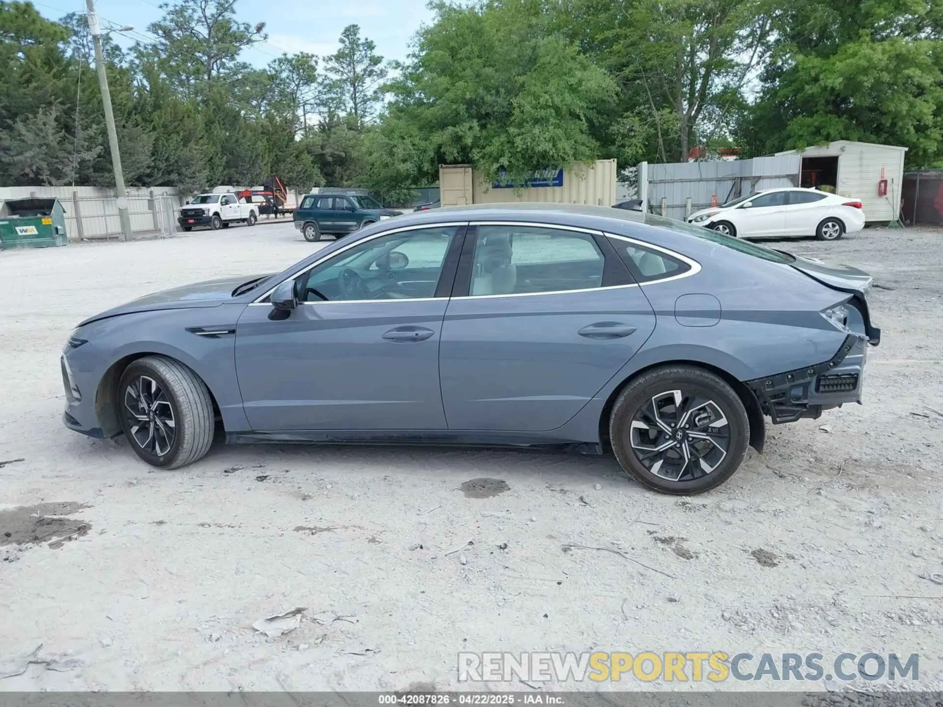 15 Photograph of a damaged car KMHL64JA1SA443289 HYUNDAI SONATA 2025