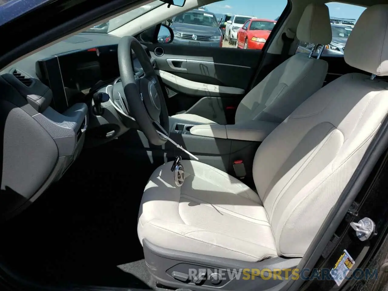 7 Photograph of a damaged car KMHL64JA1SA457208 HYUNDAI SONATA 2025