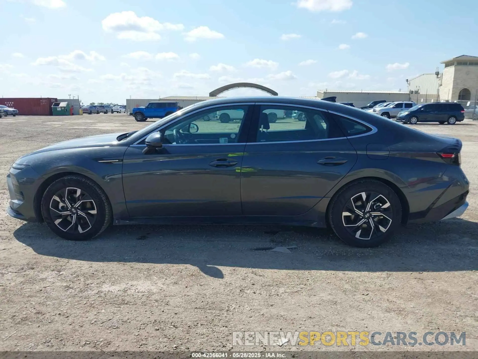 14 Photograph of a damaged car KMHL64JA1SA460707 HYUNDAI SONATA 2025