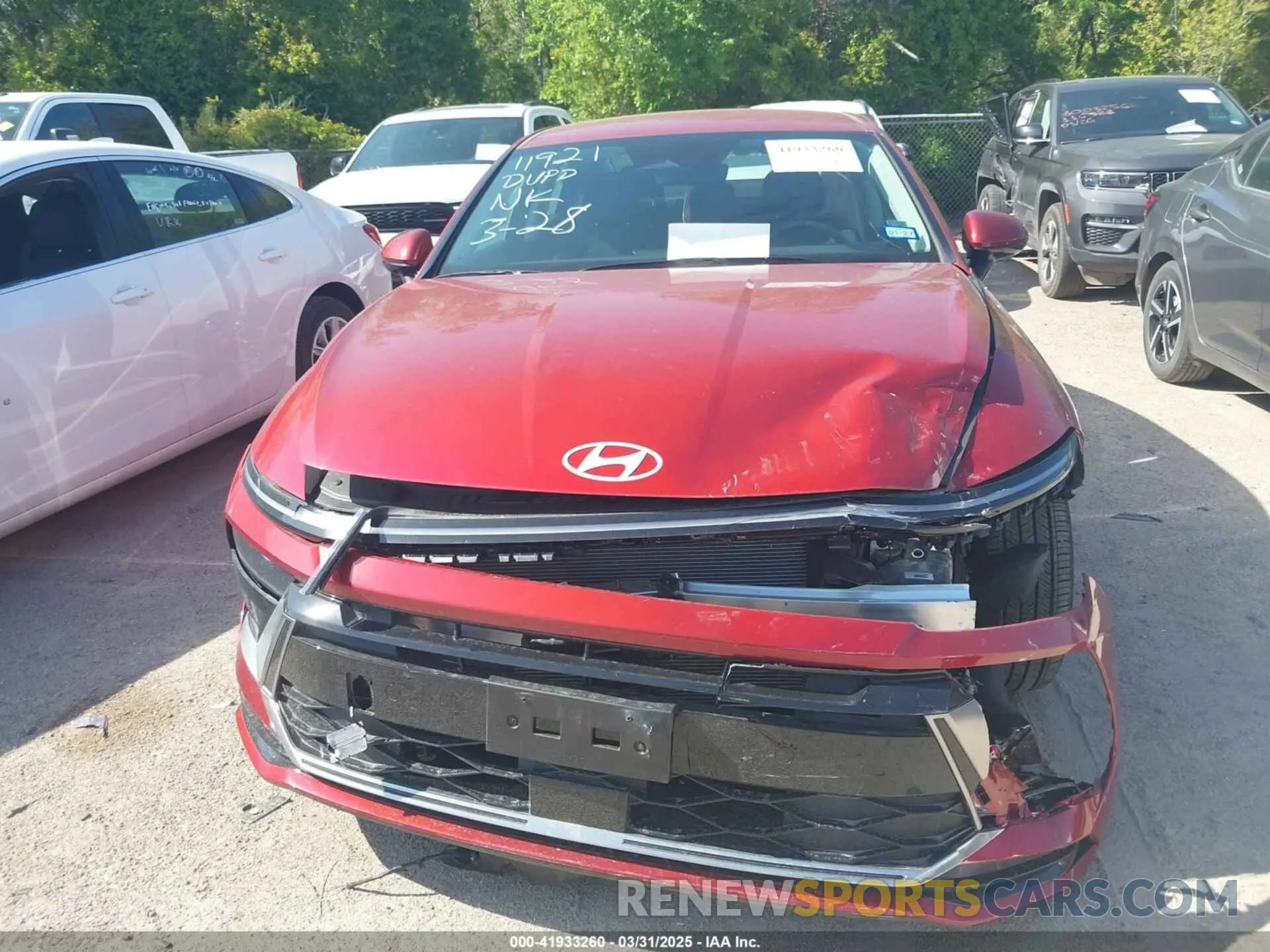 11 Photograph of a damaged car KMHL64JA1SA471447 HYUNDAI SONATA 2025
