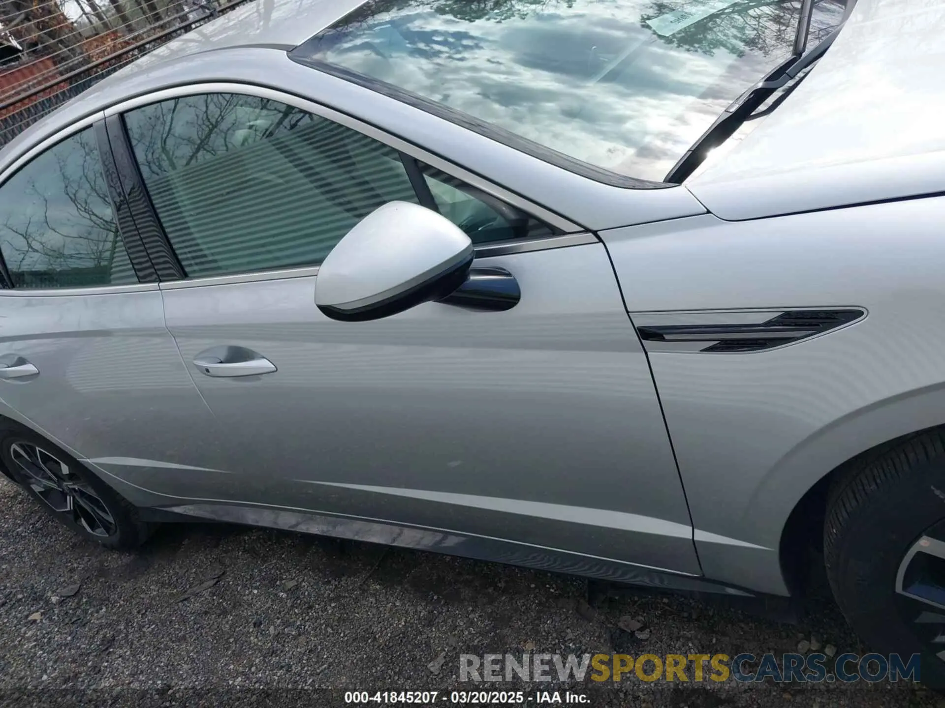 13 Photograph of a damaged car KMHL64JA2SA447559 HYUNDAI SONATA 2025