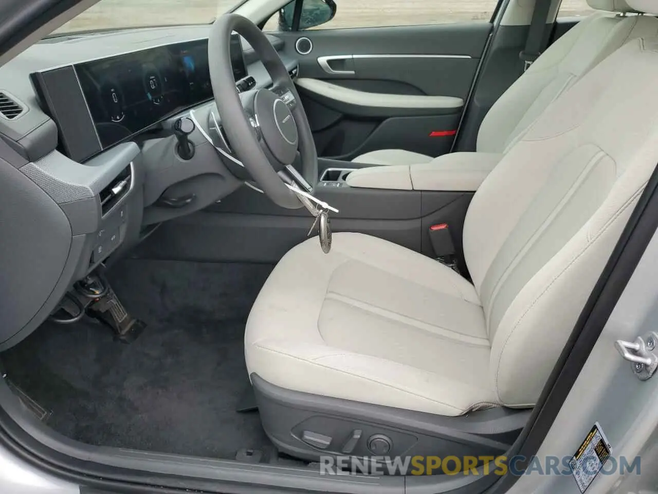 7 Photograph of a damaged car KMHL64JA2SA448761 HYUNDAI SONATA 2025