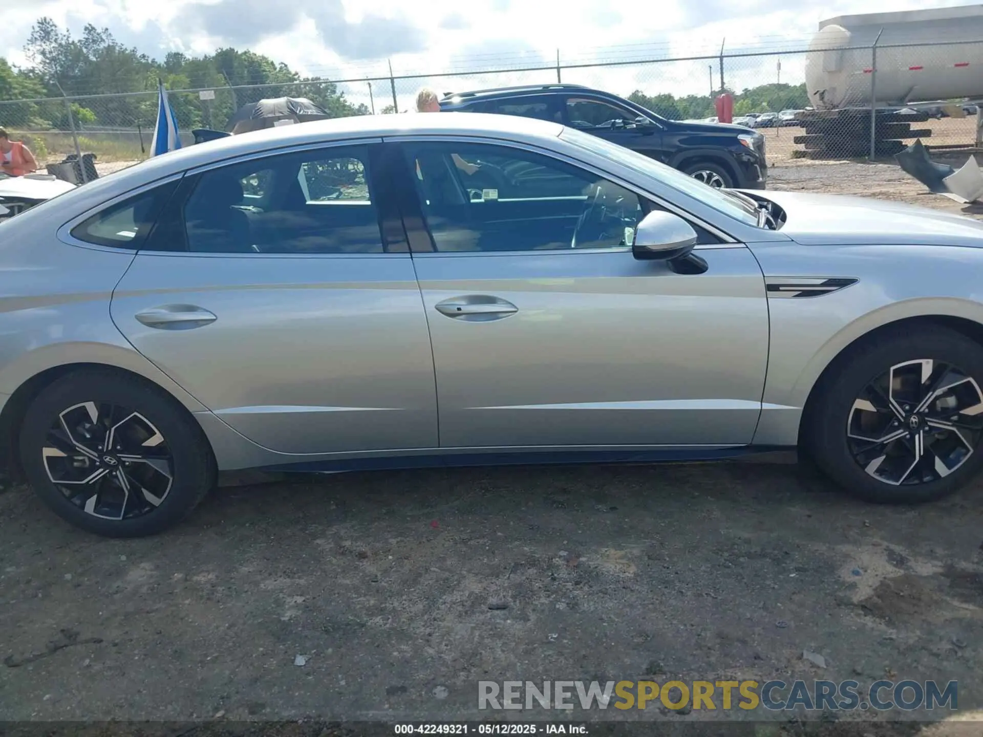 13 Photograph of a damaged car KMHL64JA3SA449076 HYUNDAI SONATA 2025