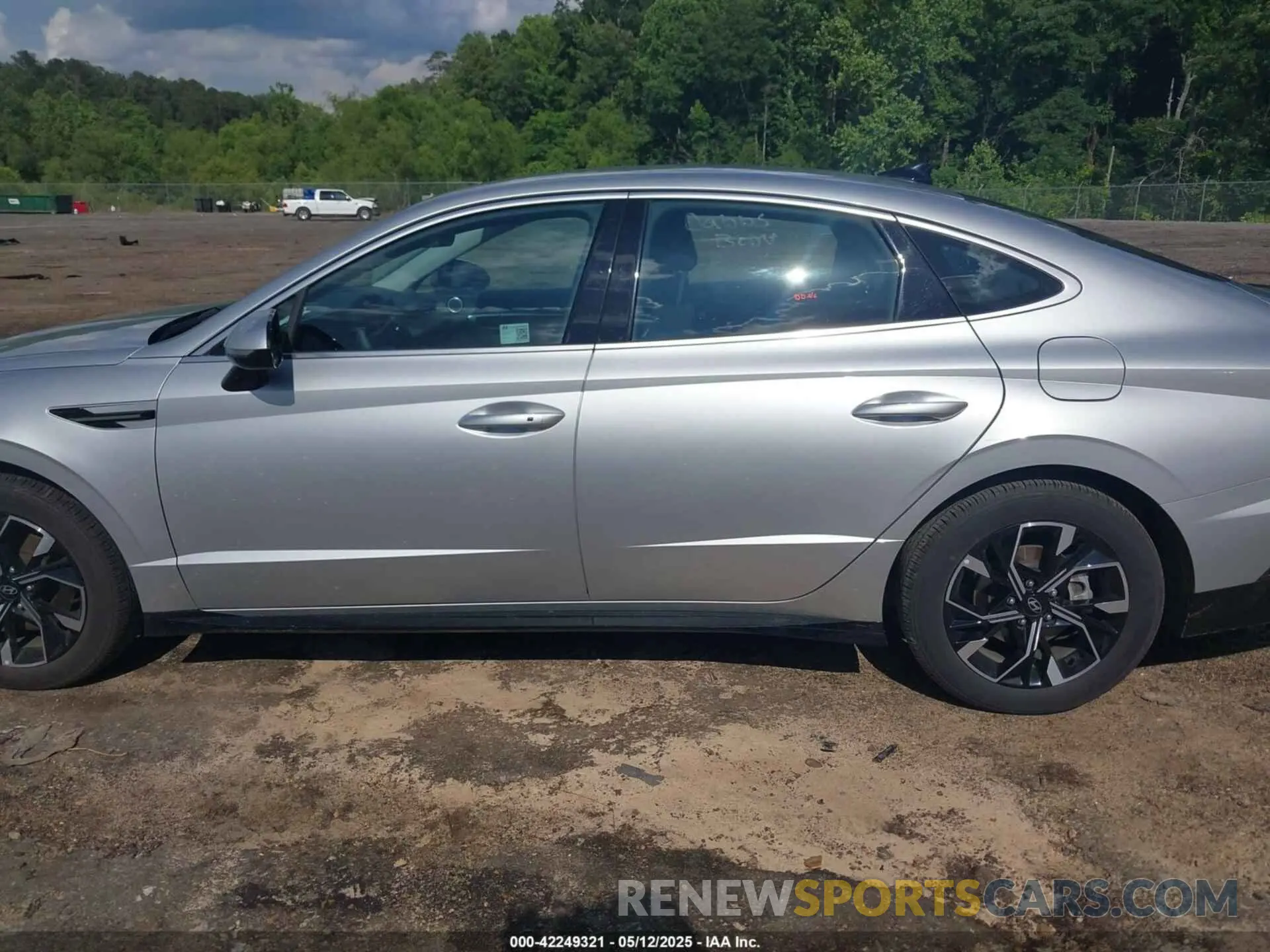 14 Photograph of a damaged car KMHL64JA3SA449076 HYUNDAI SONATA 2025