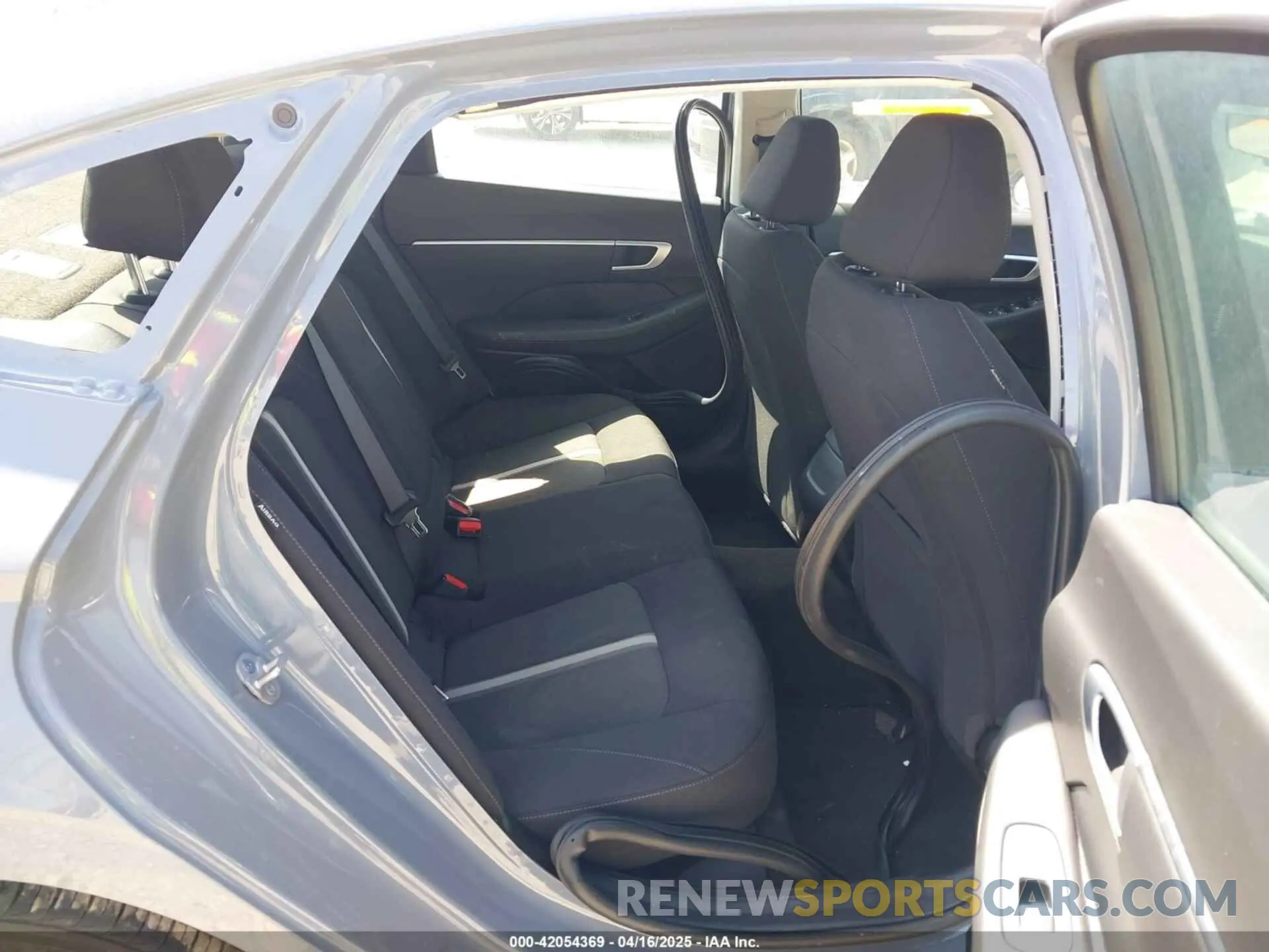 8 Photograph of a damaged car KMHL64JA3SA452818 HYUNDAI SONATA 2025
