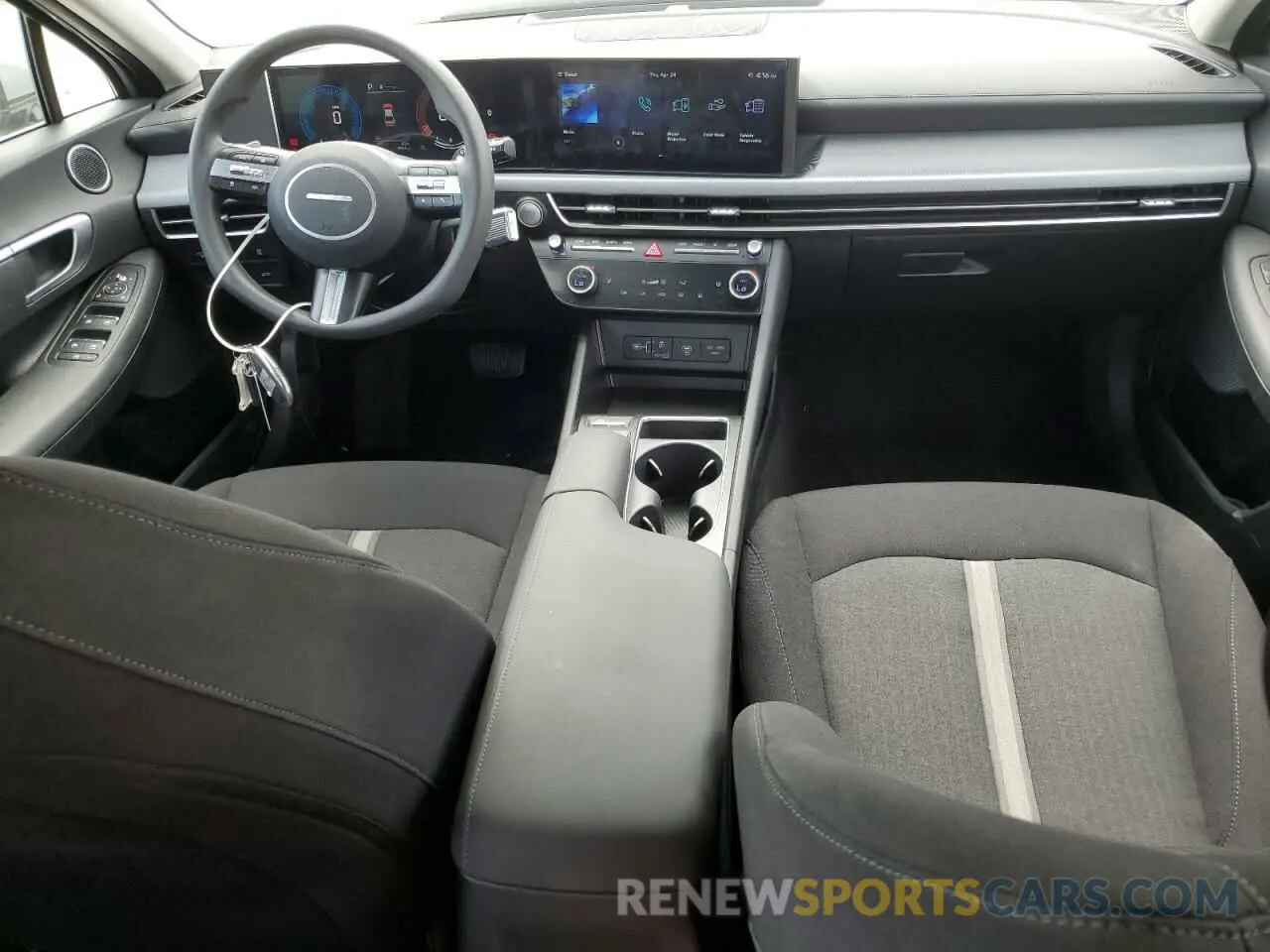 8 Photograph of a damaged car KMHL64JA3SA470168 HYUNDAI SONATA 2025