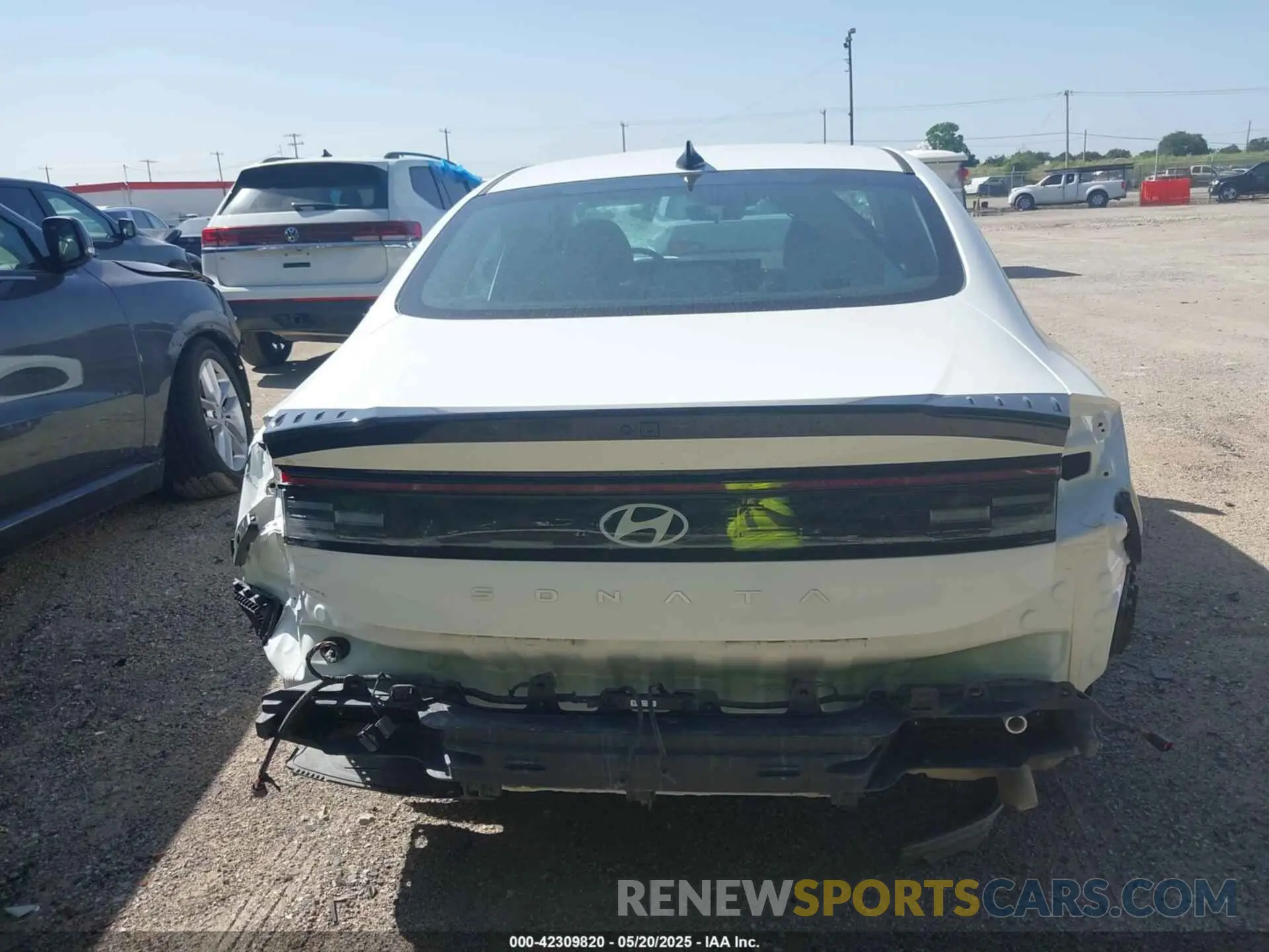 16 Photograph of a damaged car KMHL64JA4SA428723 HYUNDAI SONATA 2025