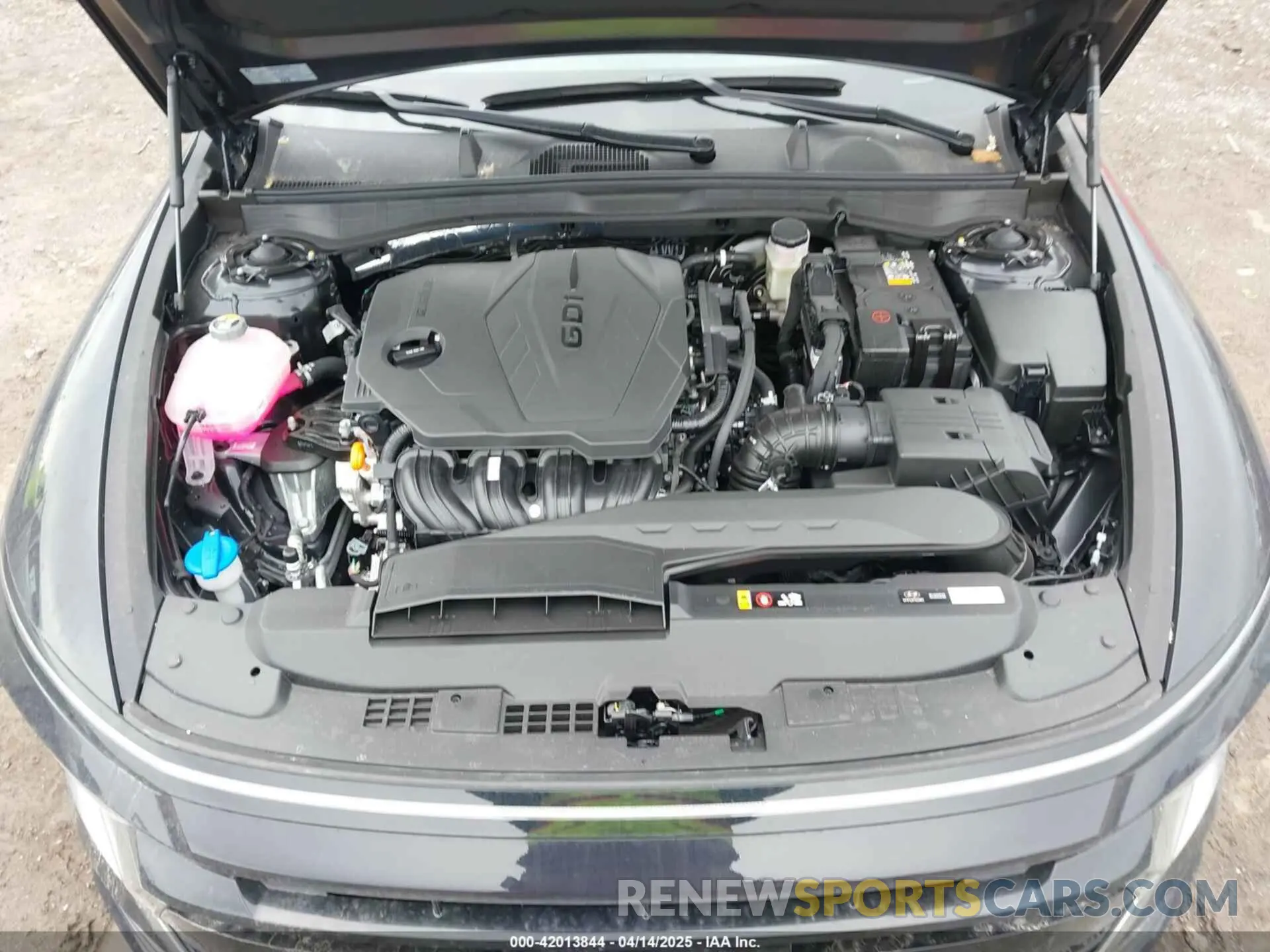 10 Photograph of a damaged car KMHL64JA4SA431699 HYUNDAI SONATA 2025