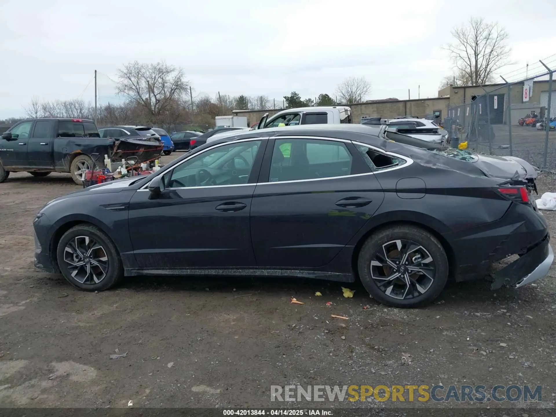 14 Photograph of a damaged car KMHL64JA4SA431699 HYUNDAI SONATA 2025