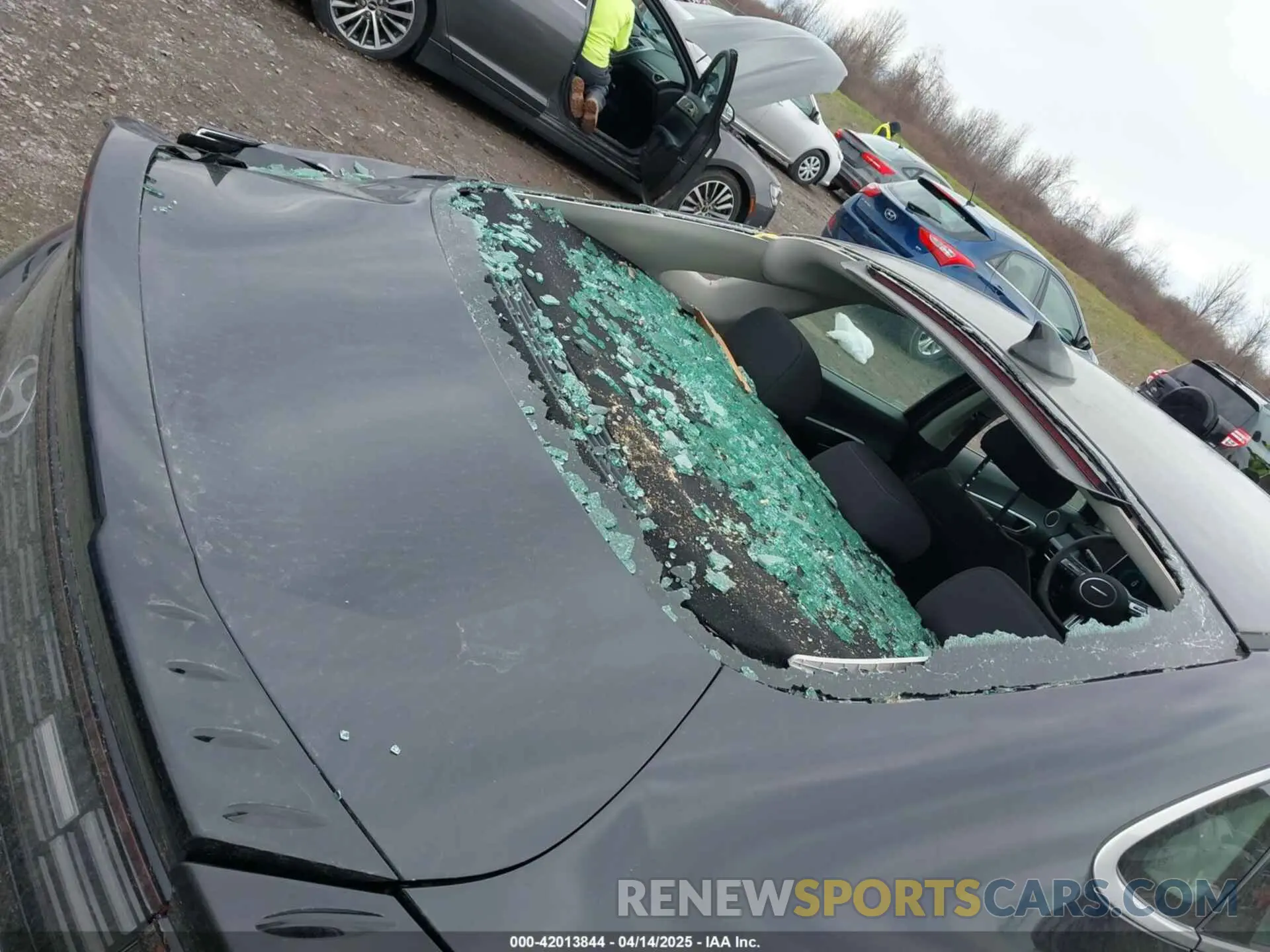 21 Photograph of a damaged car KMHL64JA4SA431699 HYUNDAI SONATA 2025