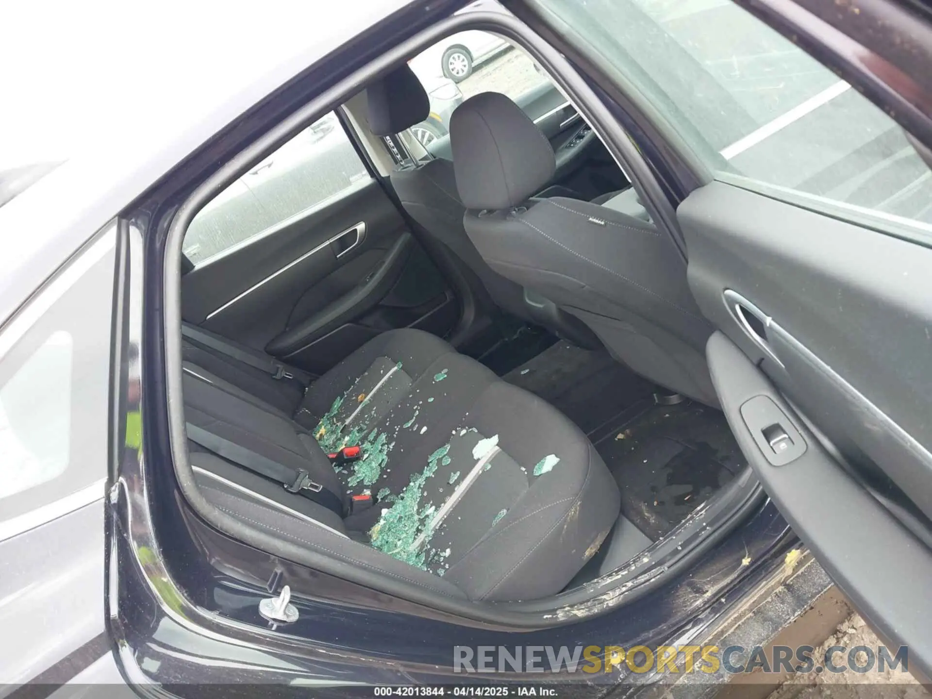 8 Photograph of a damaged car KMHL64JA4SA431699 HYUNDAI SONATA 2025