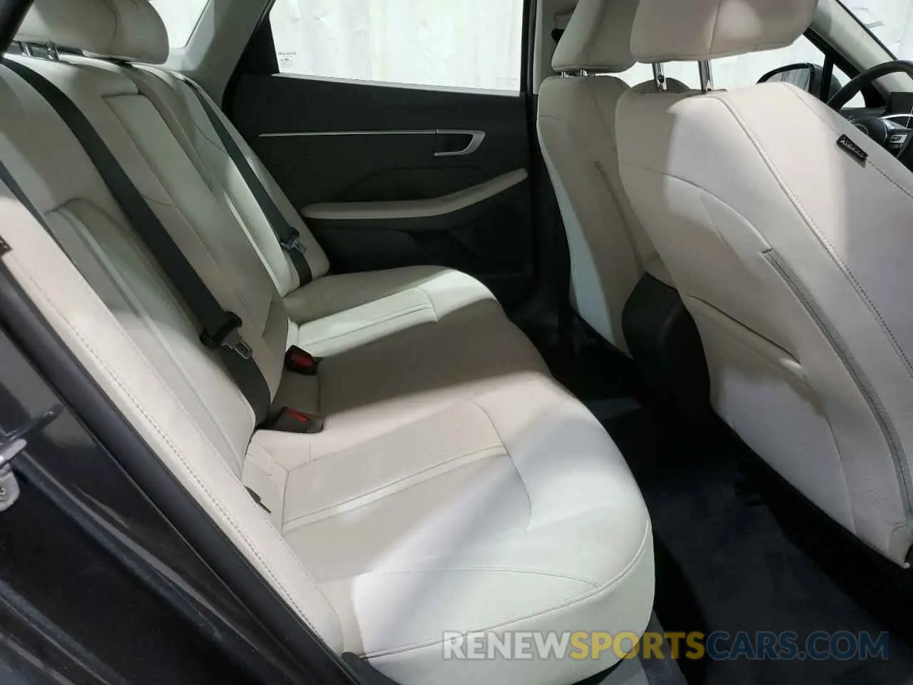 10 Photograph of a damaged car KMHL64JA4SA447353 HYUNDAI SONATA 2025