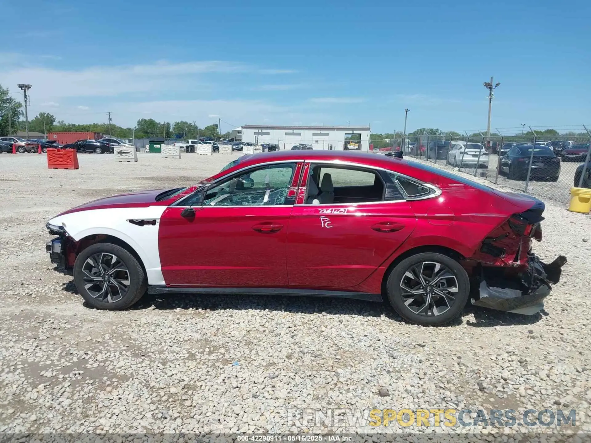 14 Photograph of a damaged car KMHL64JA4SA451614 HYUNDAI SONATA 2025