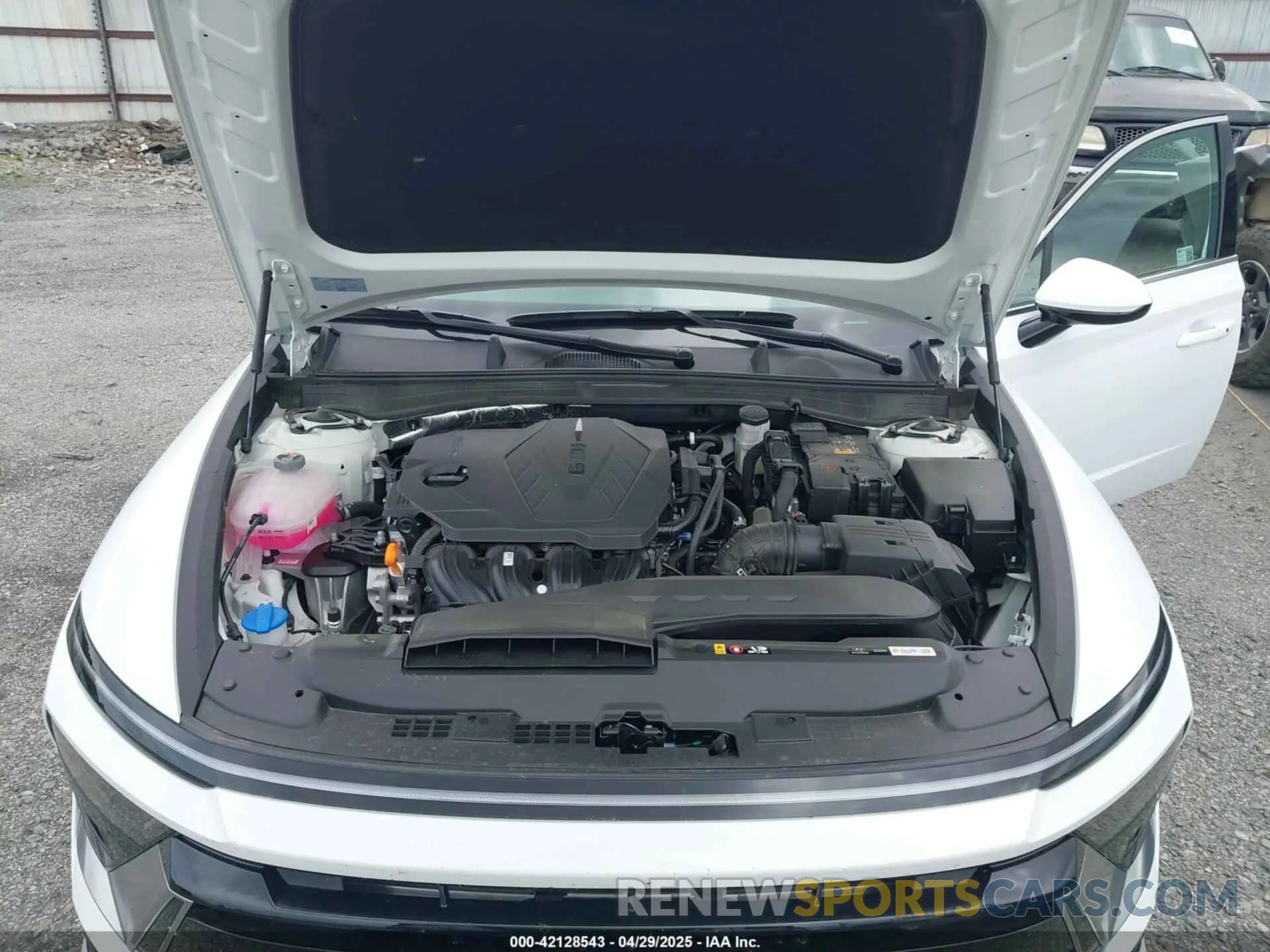 10 Photograph of a damaged car KMHL64JA5SA470043 HYUNDAI SONATA 2025