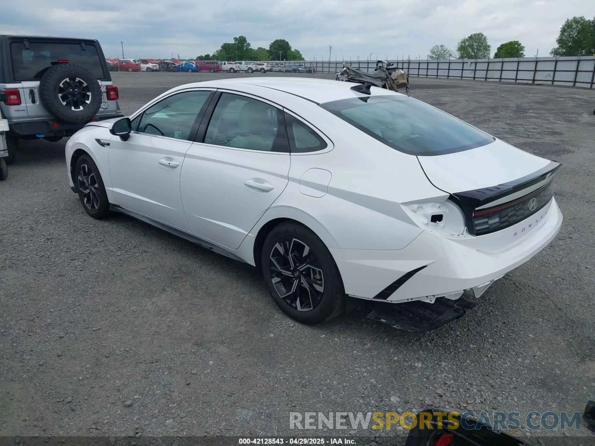 3 Photograph of a damaged car KMHL64JA5SA470043 HYUNDAI SONATA 2025