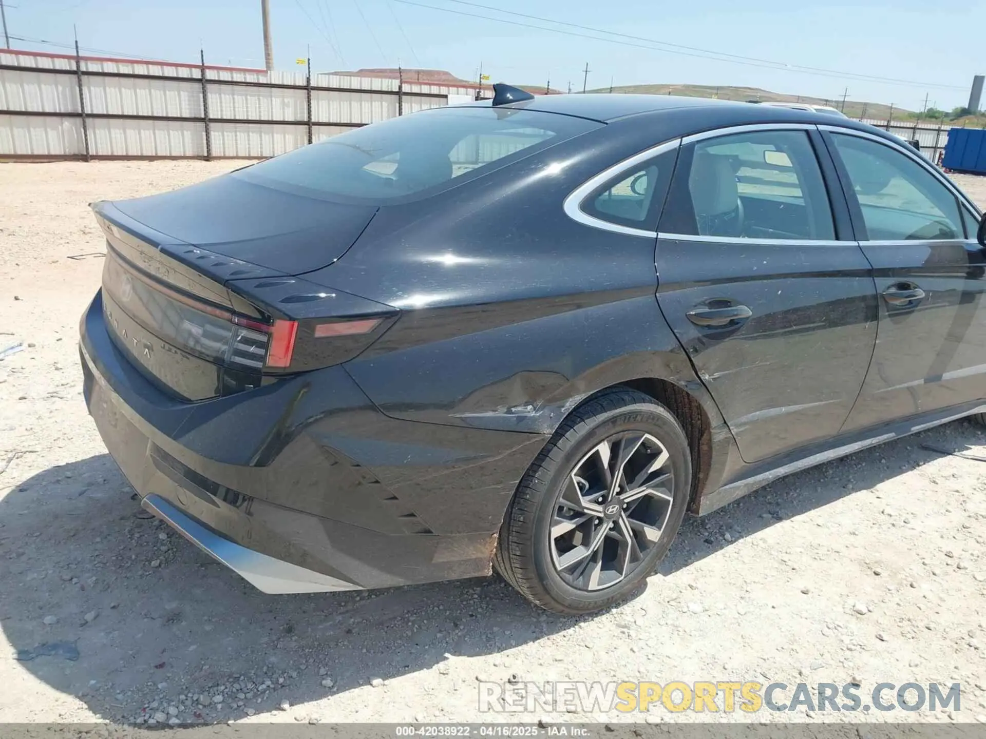 6 Photograph of a damaged car KMHL64JA6SA437746 HYUNDAI SONATA 2025
