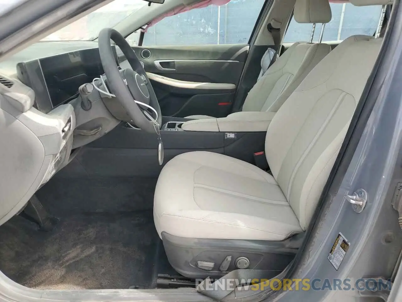 7 Photograph of a damaged car KMHL64JA6SA441859 HYUNDAI SONATA 2025