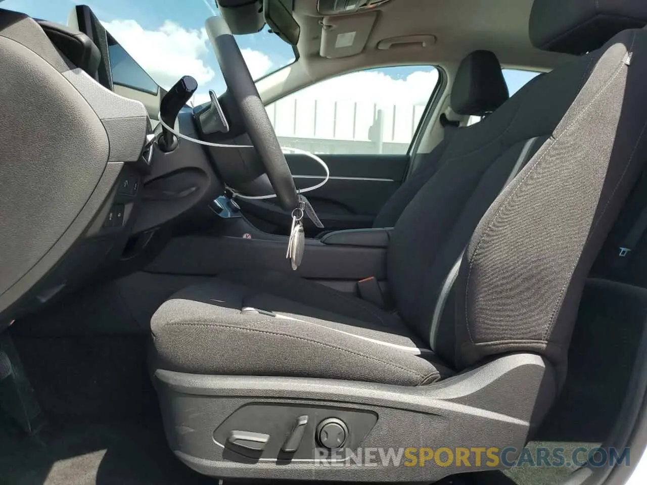 7 Photograph of a damaged car KMHL64JA7SA449890 HYUNDAI SONATA 2025