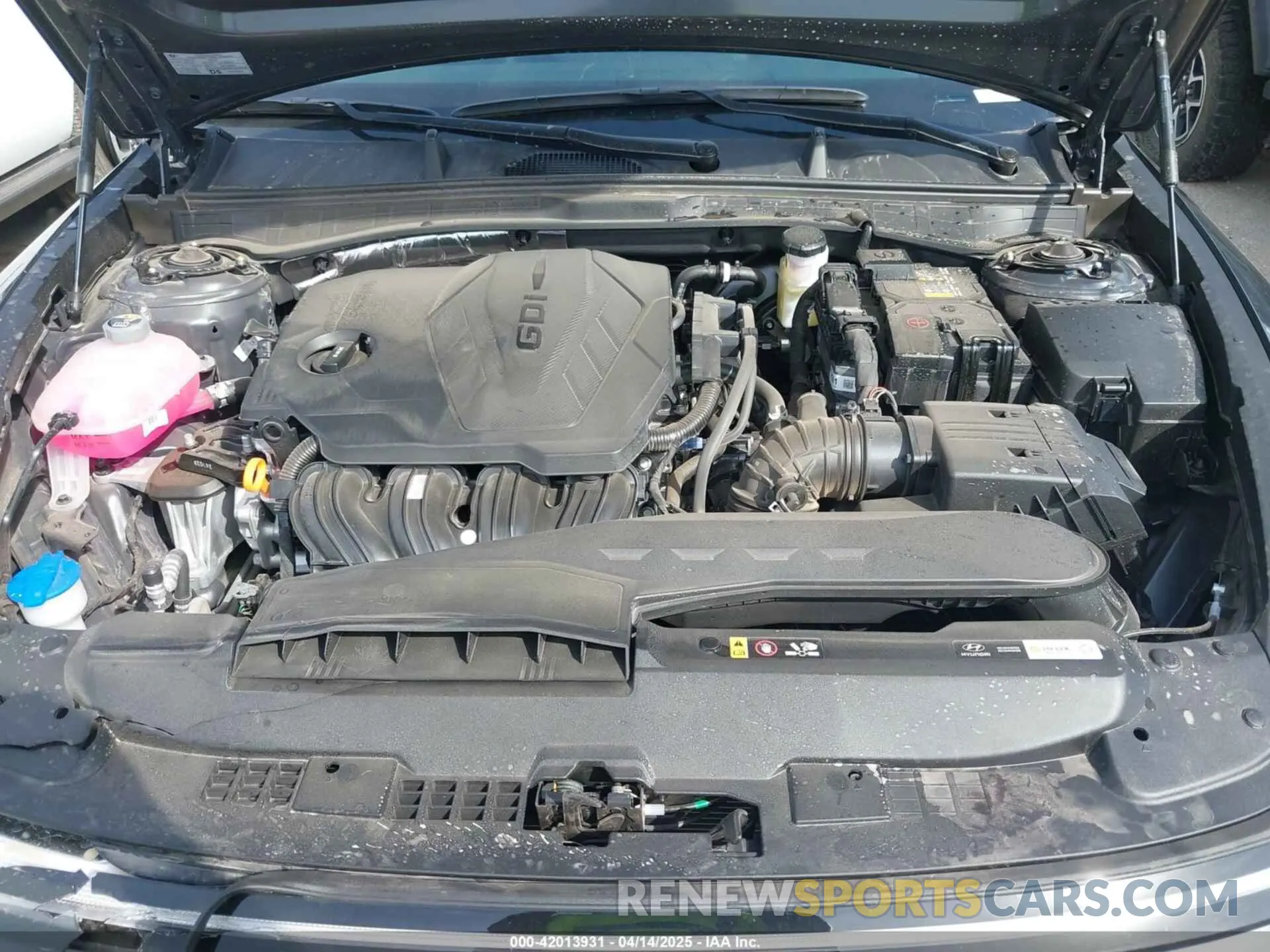 10 Photograph of a damaged car KMHL64JA8SA471610 HYUNDAI SONATA 2025