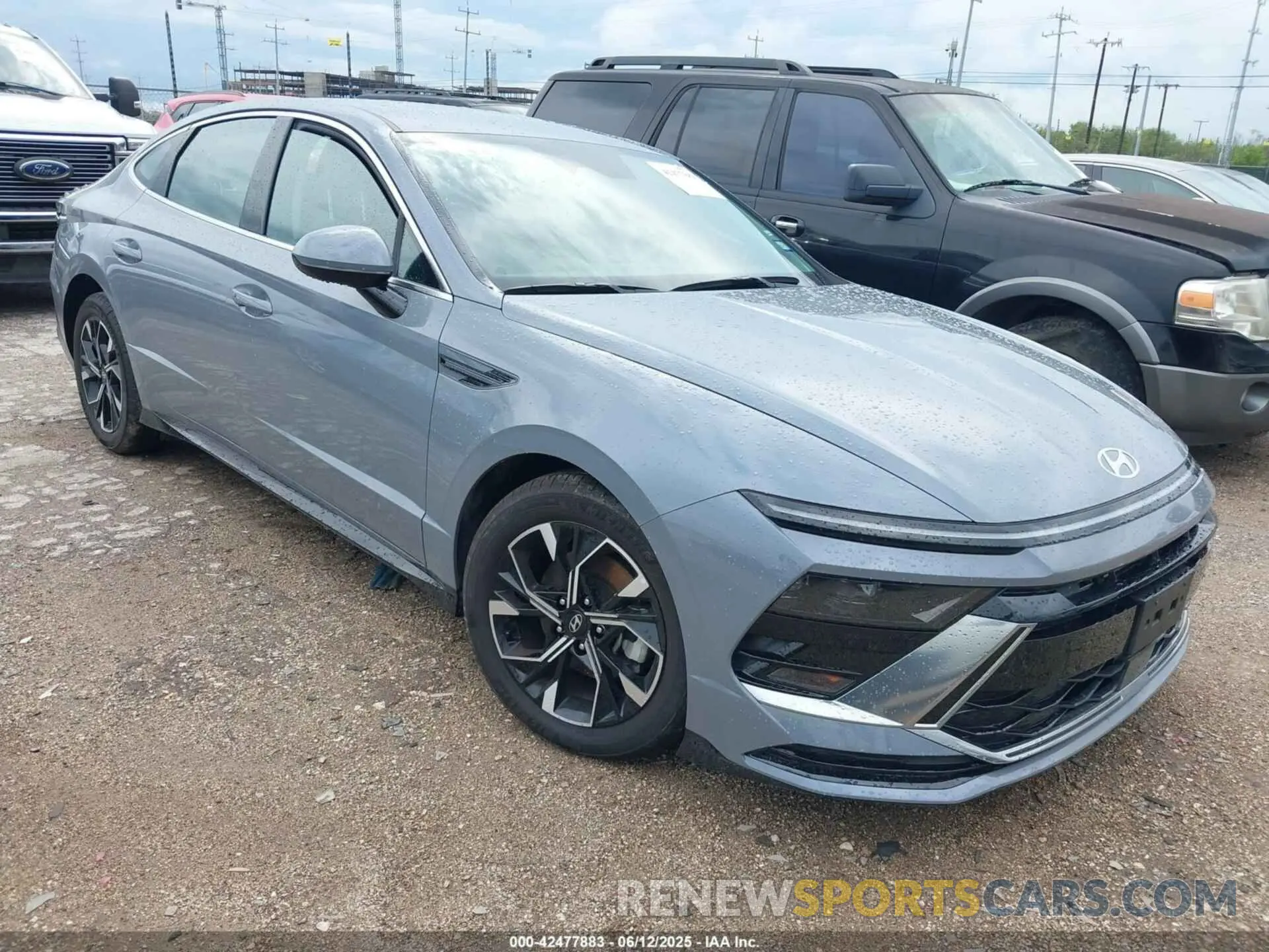 1 Photograph of a damaged car KMHL64JA9SA428653 HYUNDAI SONATA 2025