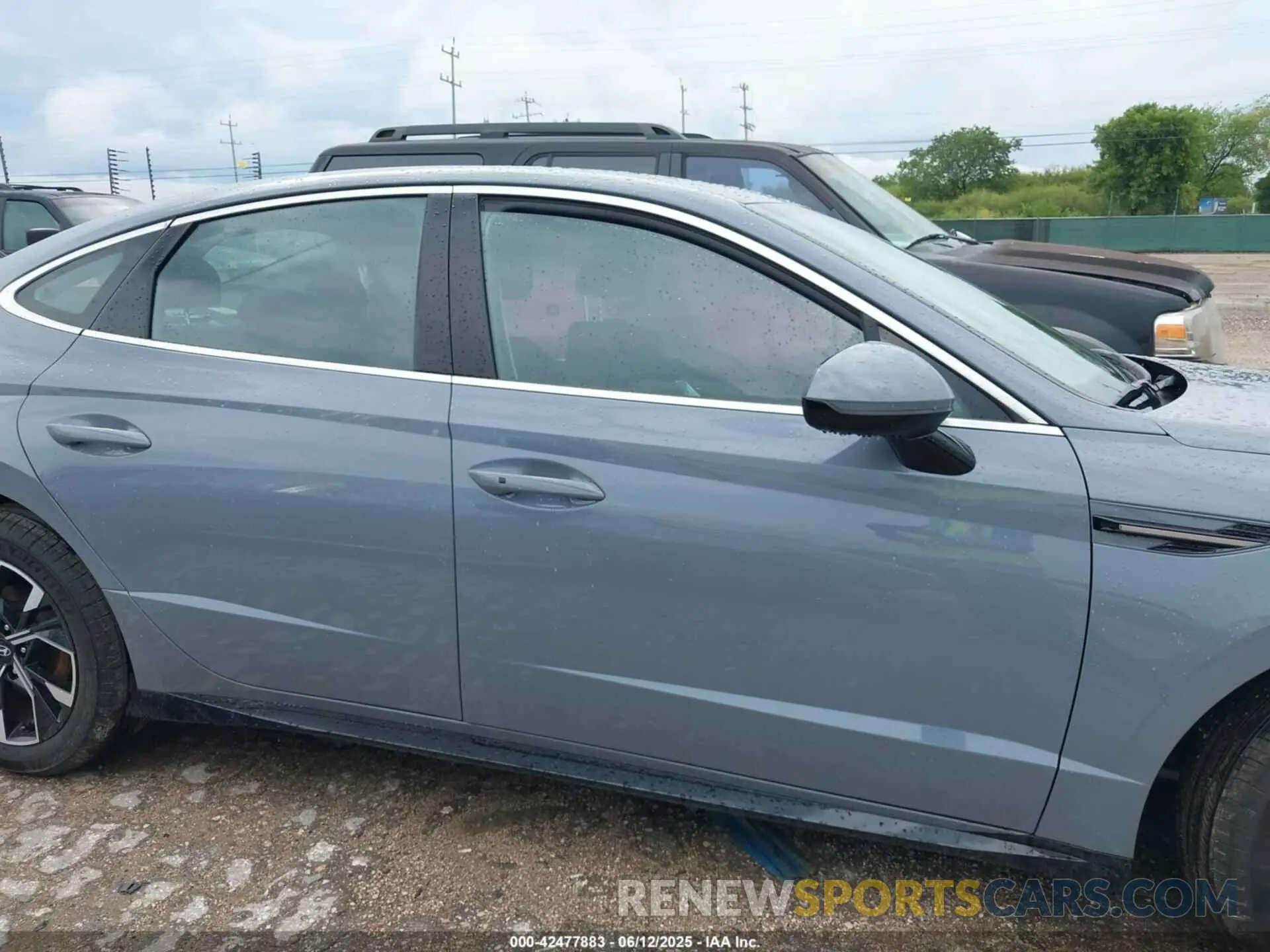13 Photograph of a damaged car KMHL64JA9SA428653 HYUNDAI SONATA 2025