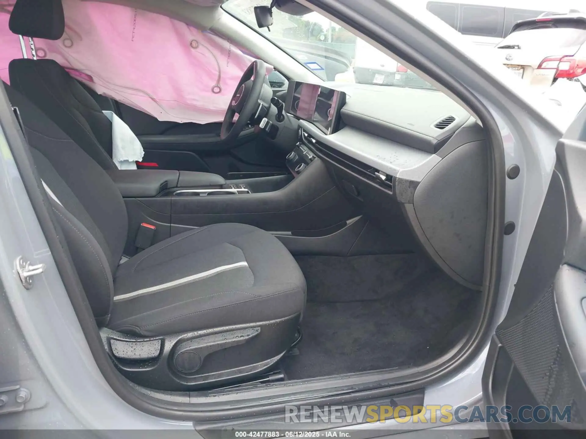 5 Photograph of a damaged car KMHL64JA9SA428653 HYUNDAI SONATA 2025