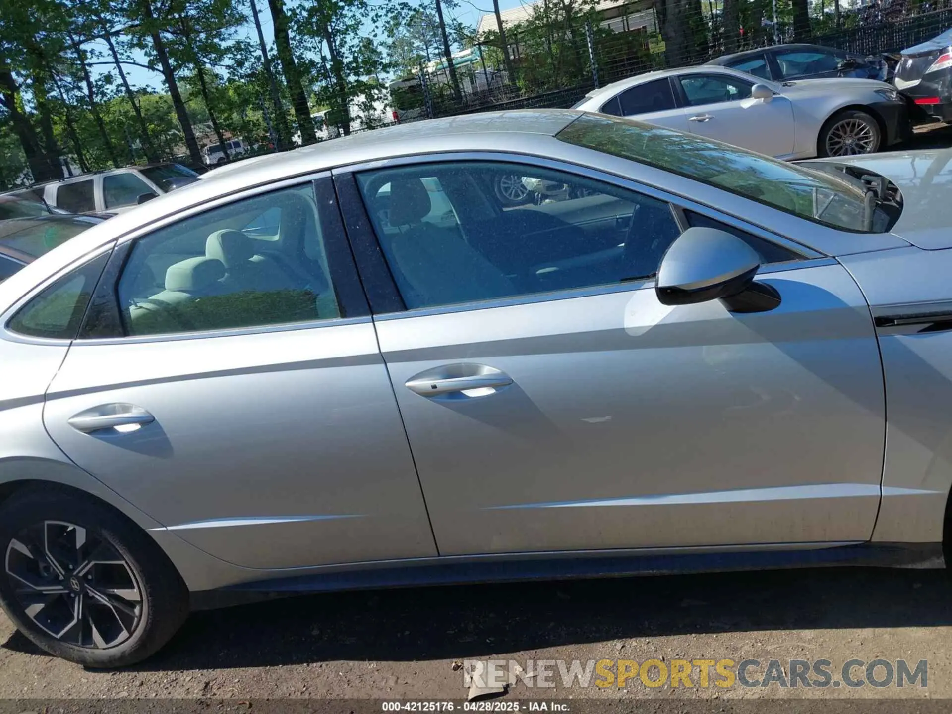 13 Photograph of a damaged car KMHL64JA9SA456954 HYUNDAI SONATA 2025