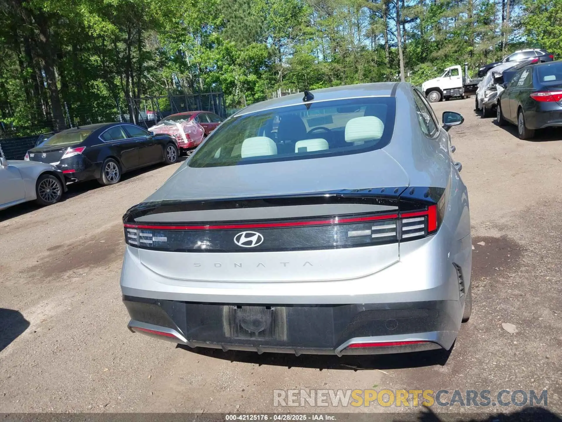 16 Photograph of a damaged car KMHL64JA9SA456954 HYUNDAI SONATA 2025