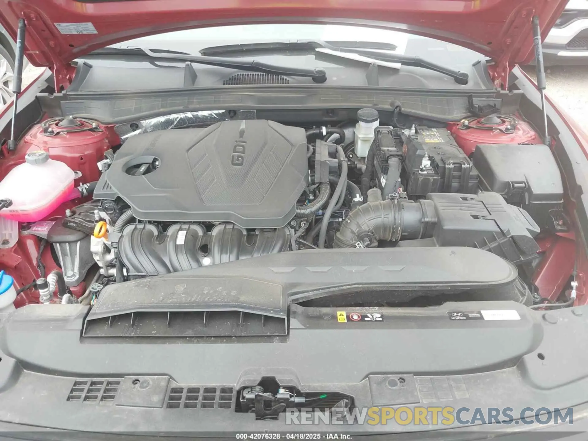 10 Photograph of a damaged car KMHL64JAXSA451715 HYUNDAI SONATA 2025