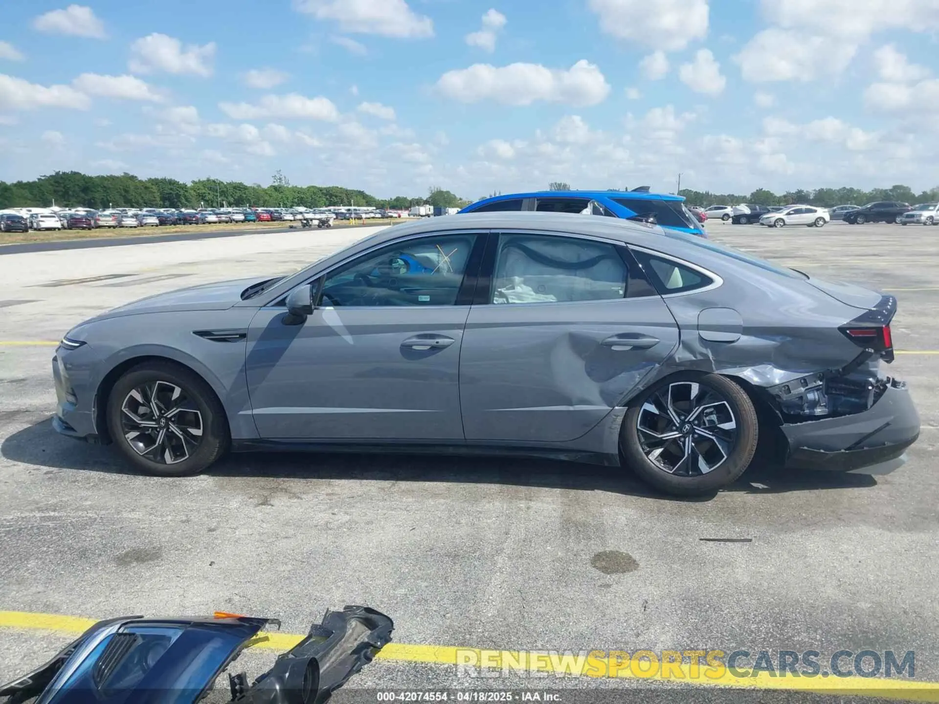 14 Photograph of a damaged car KMHL64JAXSA452394 HYUNDAI SONATA 2025