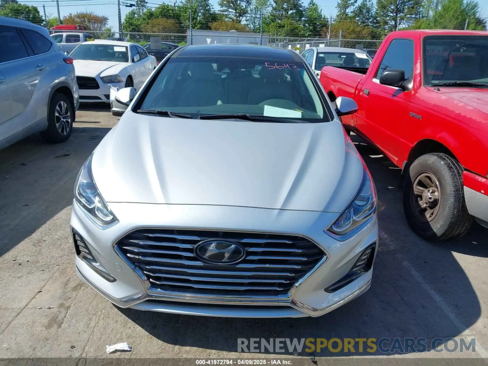 13 Photograph of a damaged car KMHE34L32KA090514 HYUNDAI SONATA HYBRID 2019