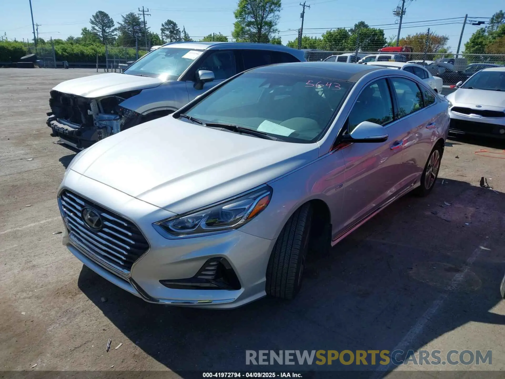 2 Photograph of a damaged car KMHE34L32KA090514 HYUNDAI SONATA HYBRID 2019