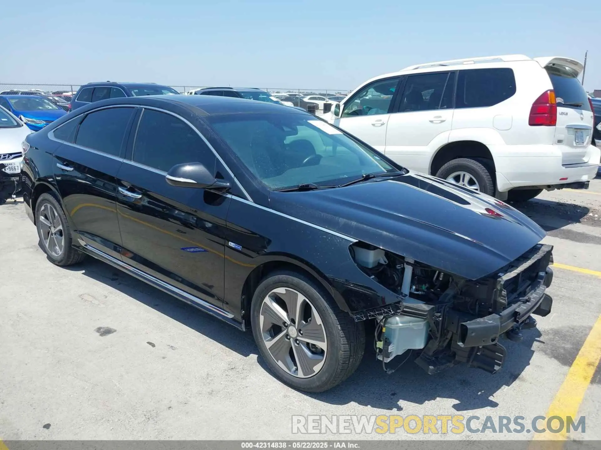 1 Photograph of a damaged car KMHE34L35KA092824 HYUNDAI SONATA HYBRID 2019