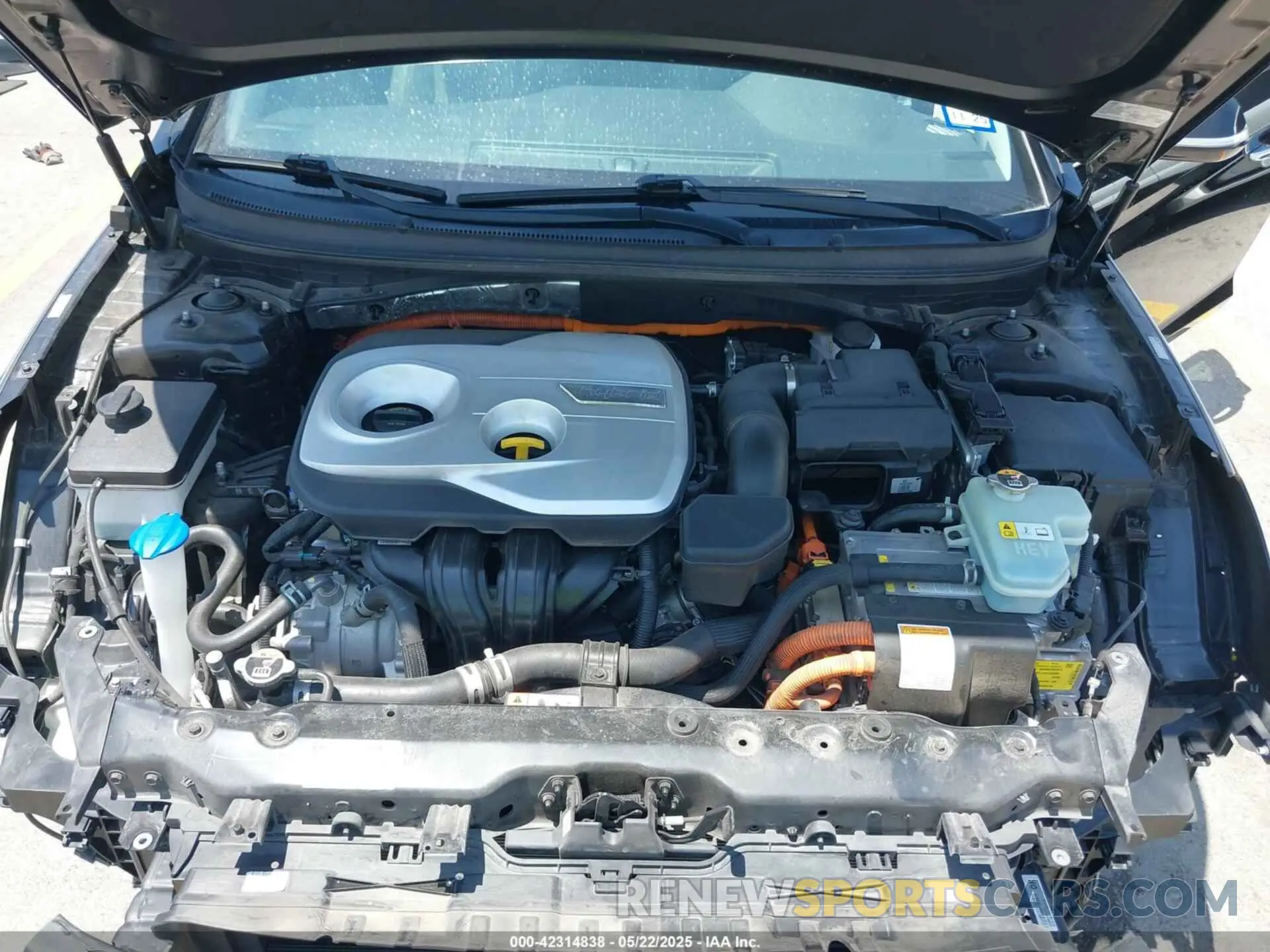10 Photograph of a damaged car KMHE34L35KA092824 HYUNDAI SONATA HYBRID 2019