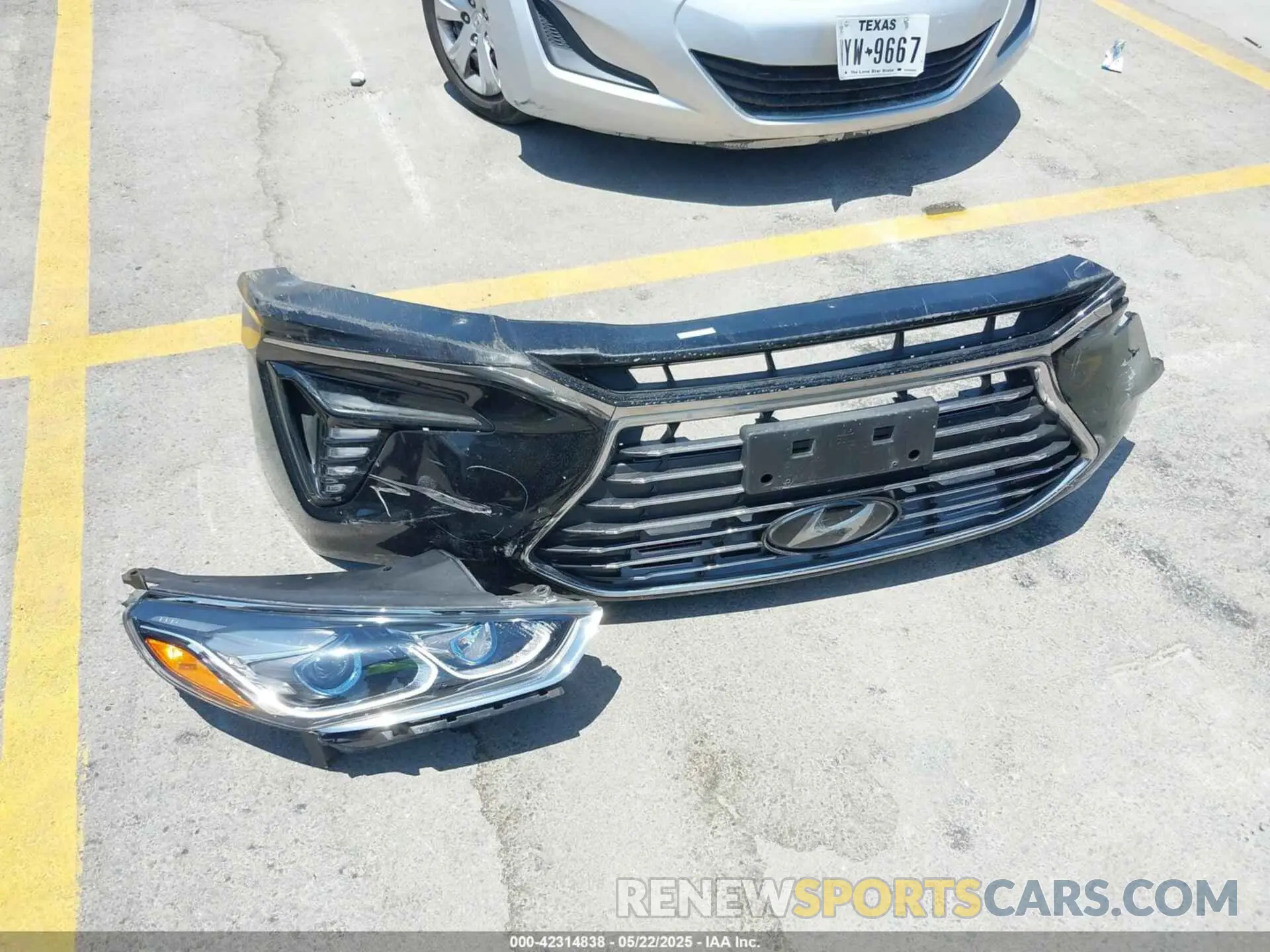 12 Photograph of a damaged car KMHE34L35KA092824 HYUNDAI SONATA HYBRID 2019
