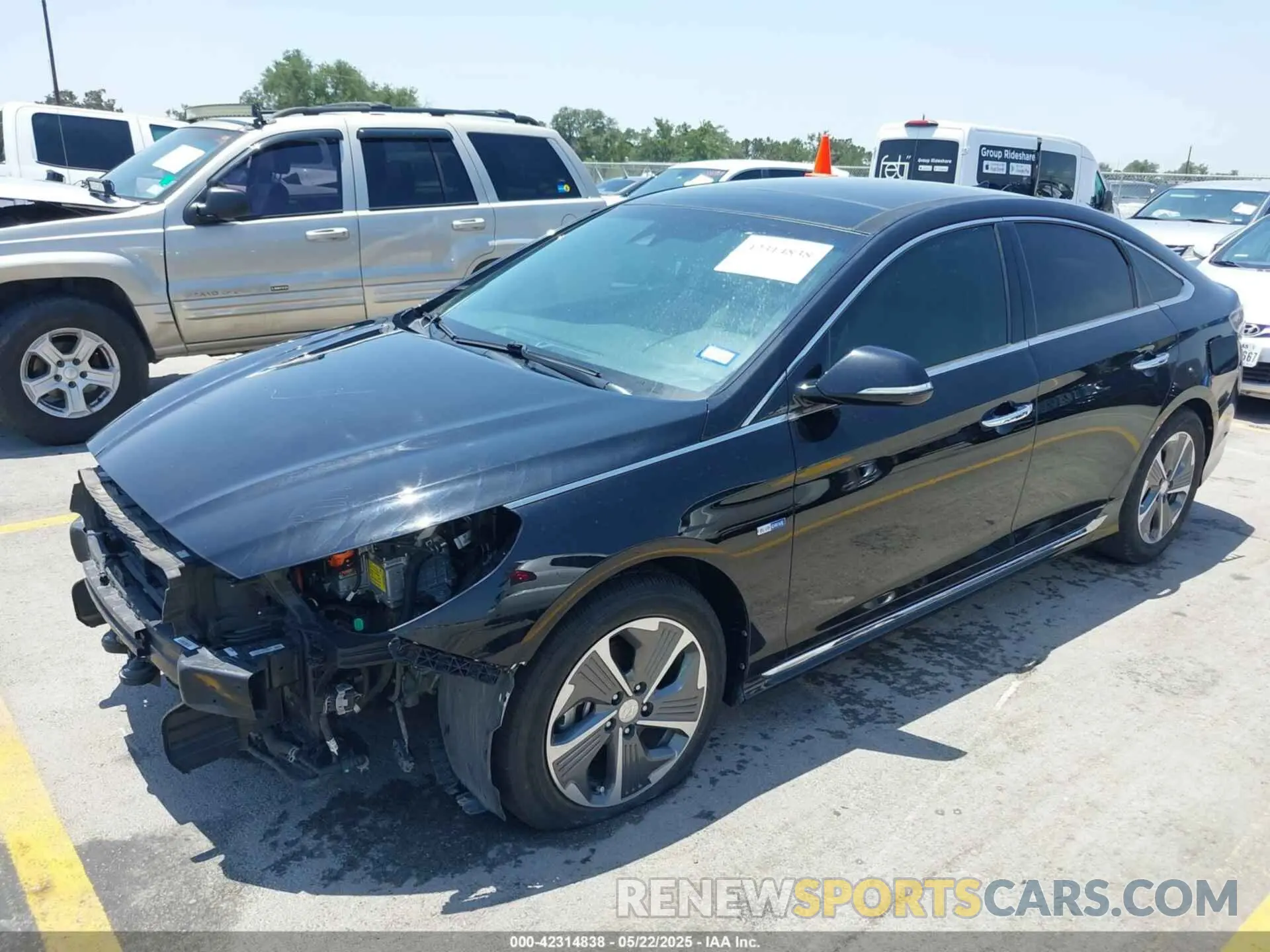 2 Photograph of a damaged car KMHE34L35KA092824 HYUNDAI SONATA HYBRID 2019