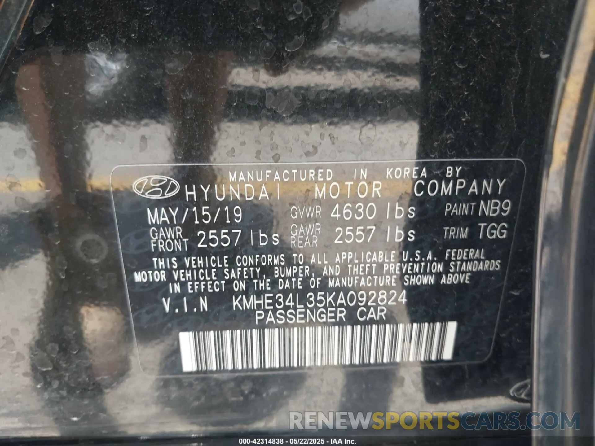 9 Photograph of a damaged car KMHE34L35KA092824 HYUNDAI SONATA HYBRID 2019