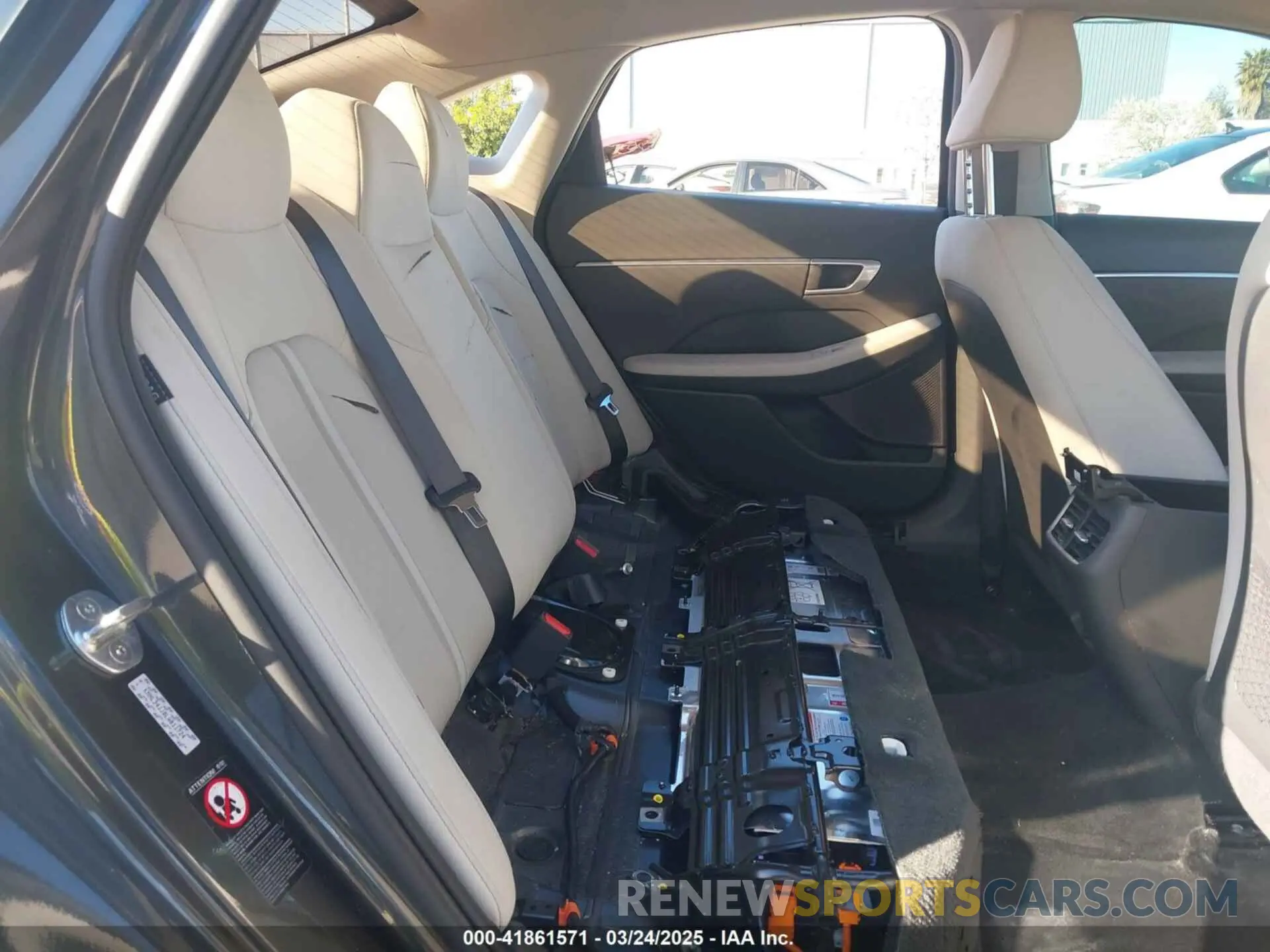 8 Photograph of a damaged car KMHL34JJ0LA011724 HYUNDAI SONATA HYBRID 2020