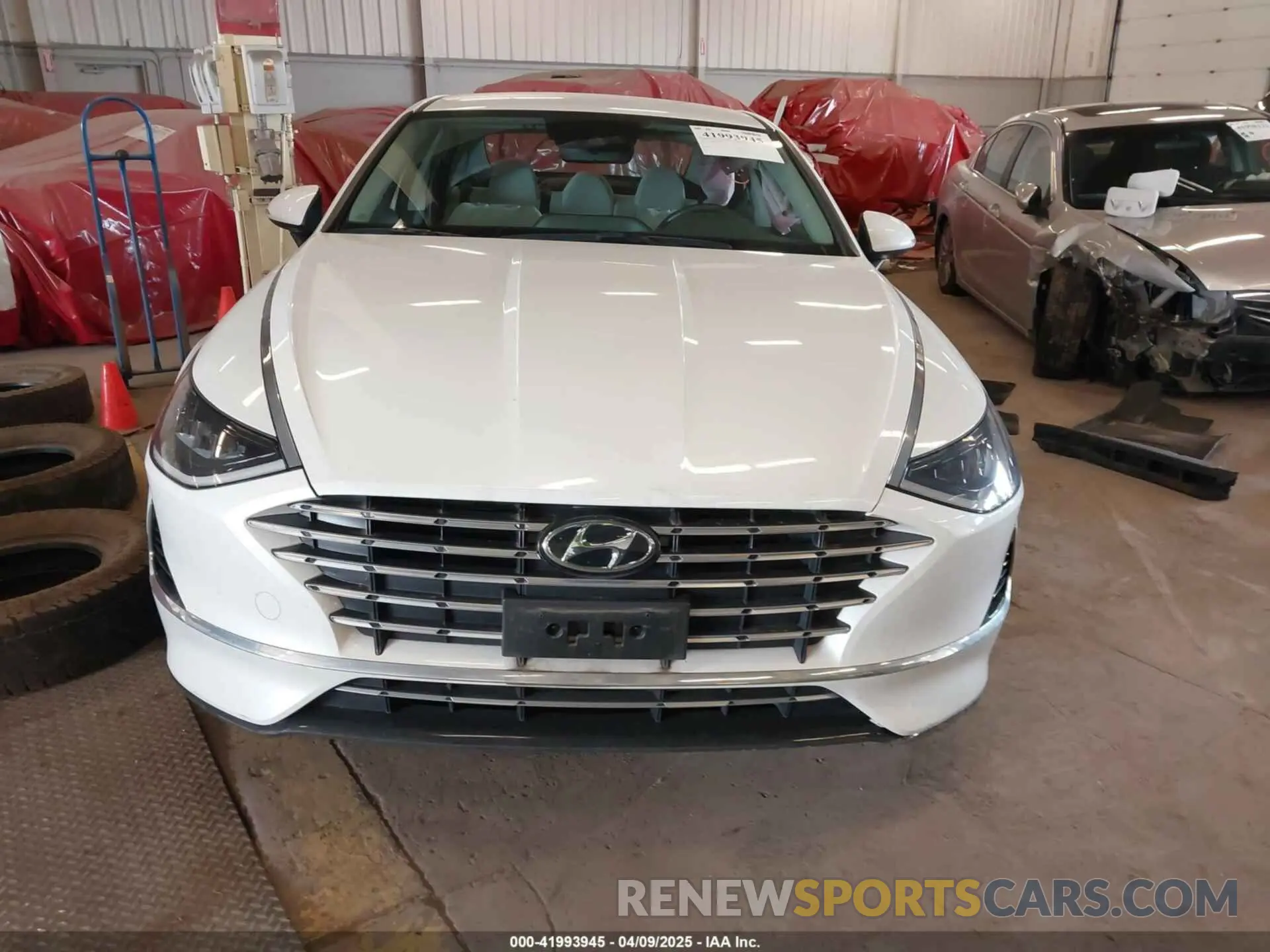 12 Photograph of a damaged car KMHL34JJ1LA015331 HYUNDAI SONATA HYBRID 2020