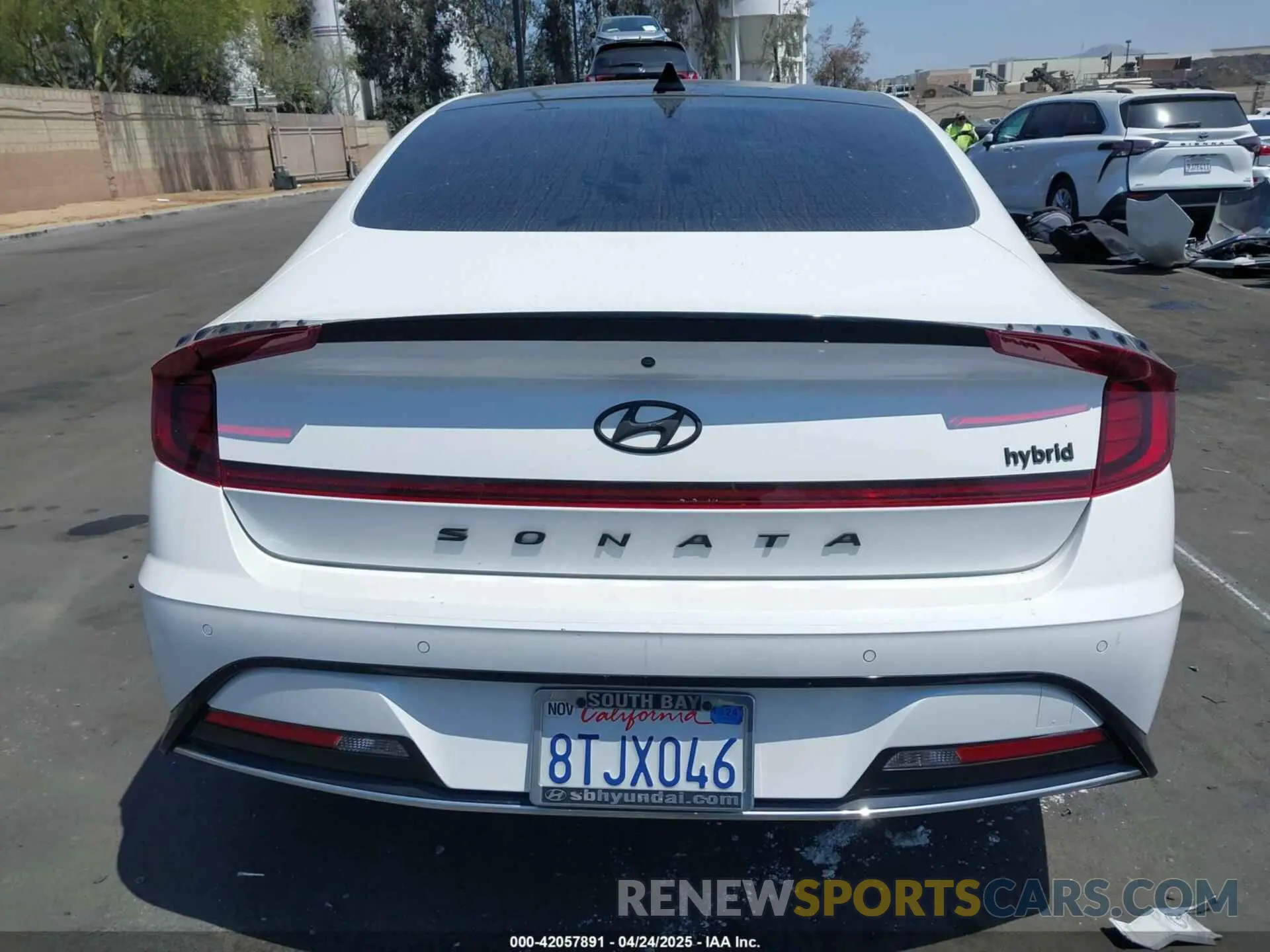 17 Photograph of a damaged car KMHL54JJ1LA012388 HYUNDAI SONATA HYBRID 2020