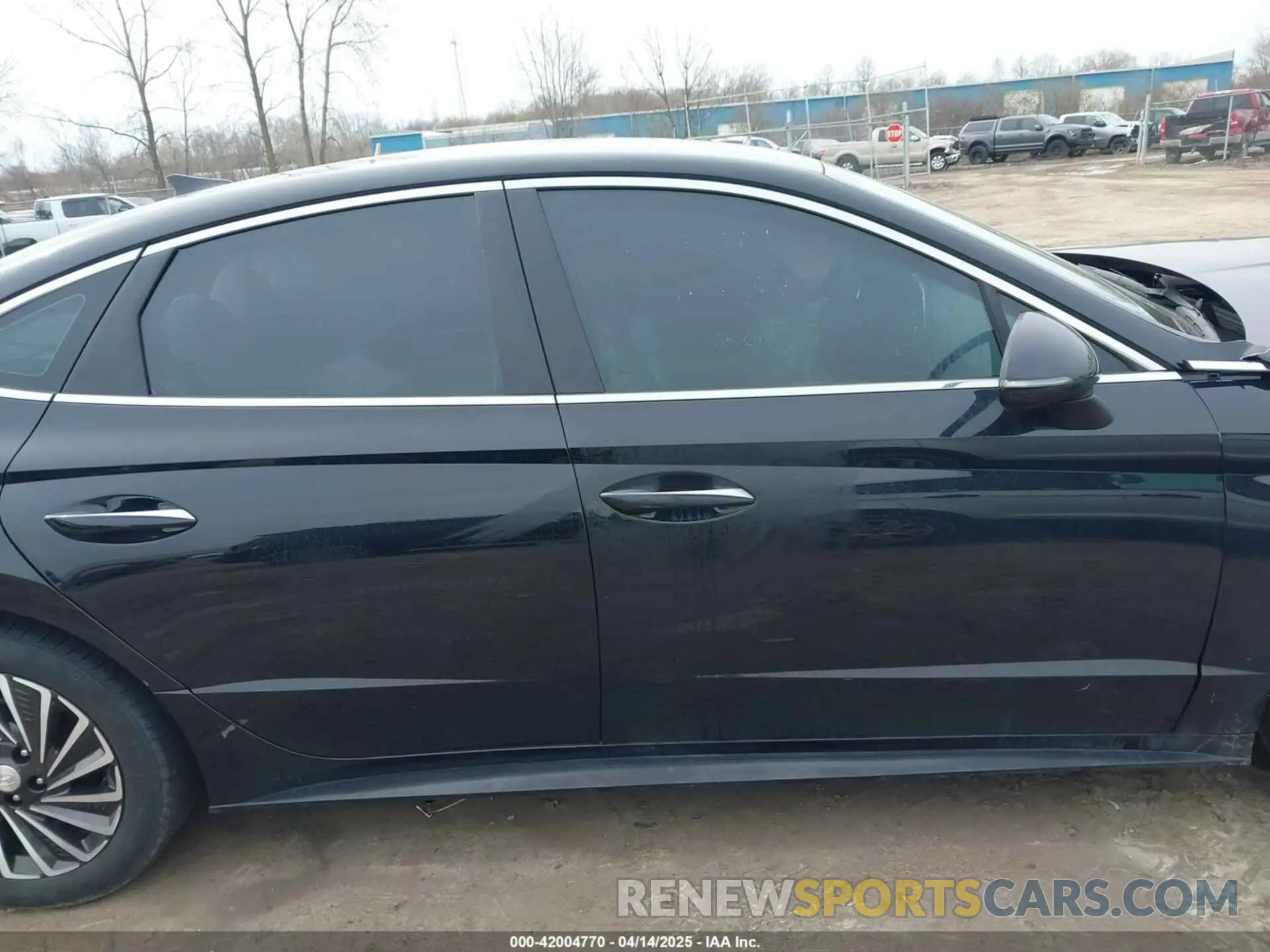 12 Photograph of a damaged car KMHL34JJ6NA050692 HYUNDAI SONATA HYBRID 2022