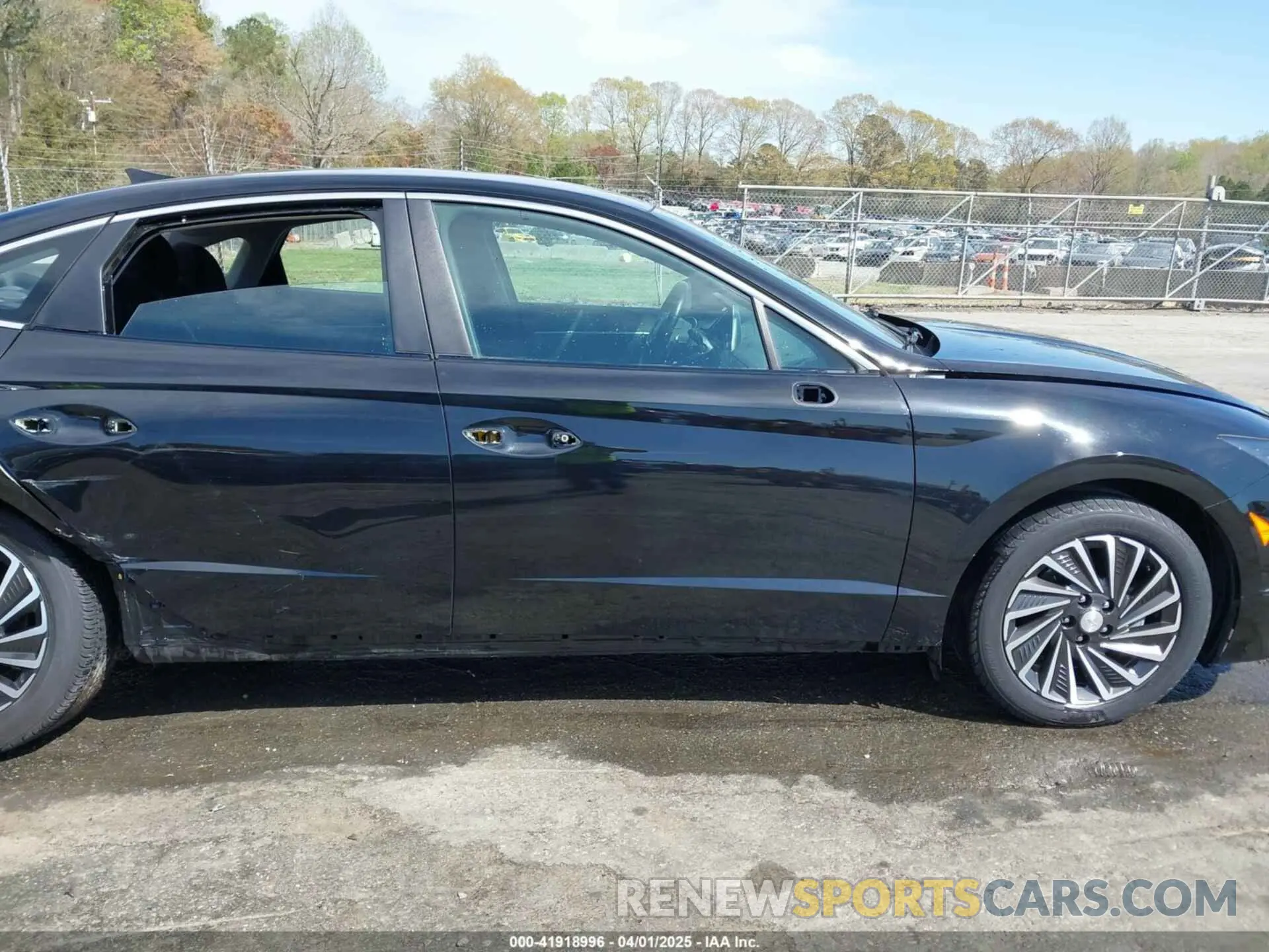 13 Photograph of a damaged car KMHL34JJ9NA045924 HYUNDAI SONATA HYBRID 2022